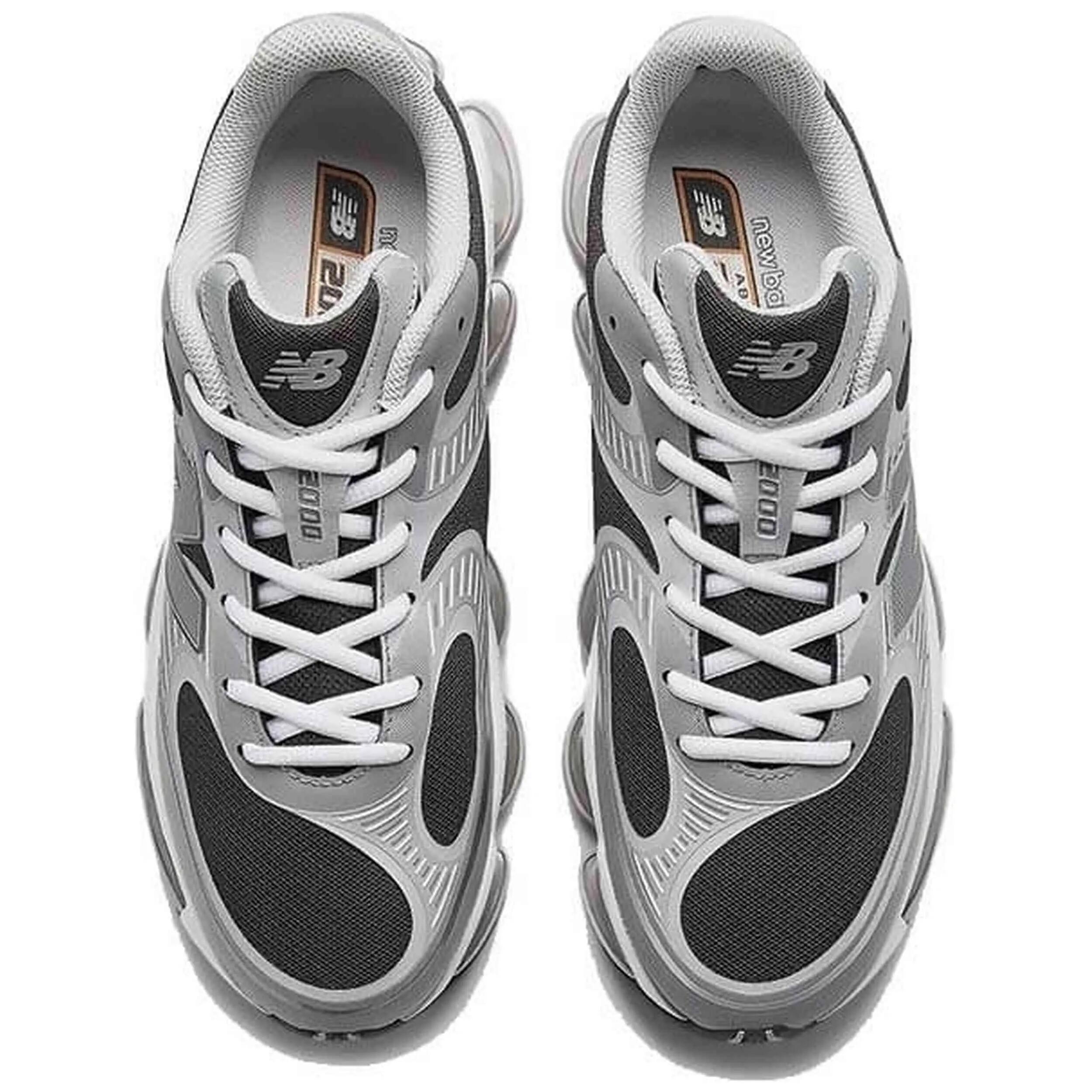 Schoen New balance model New Balance 2000 "Silver Metallic" voor unisex 4/4