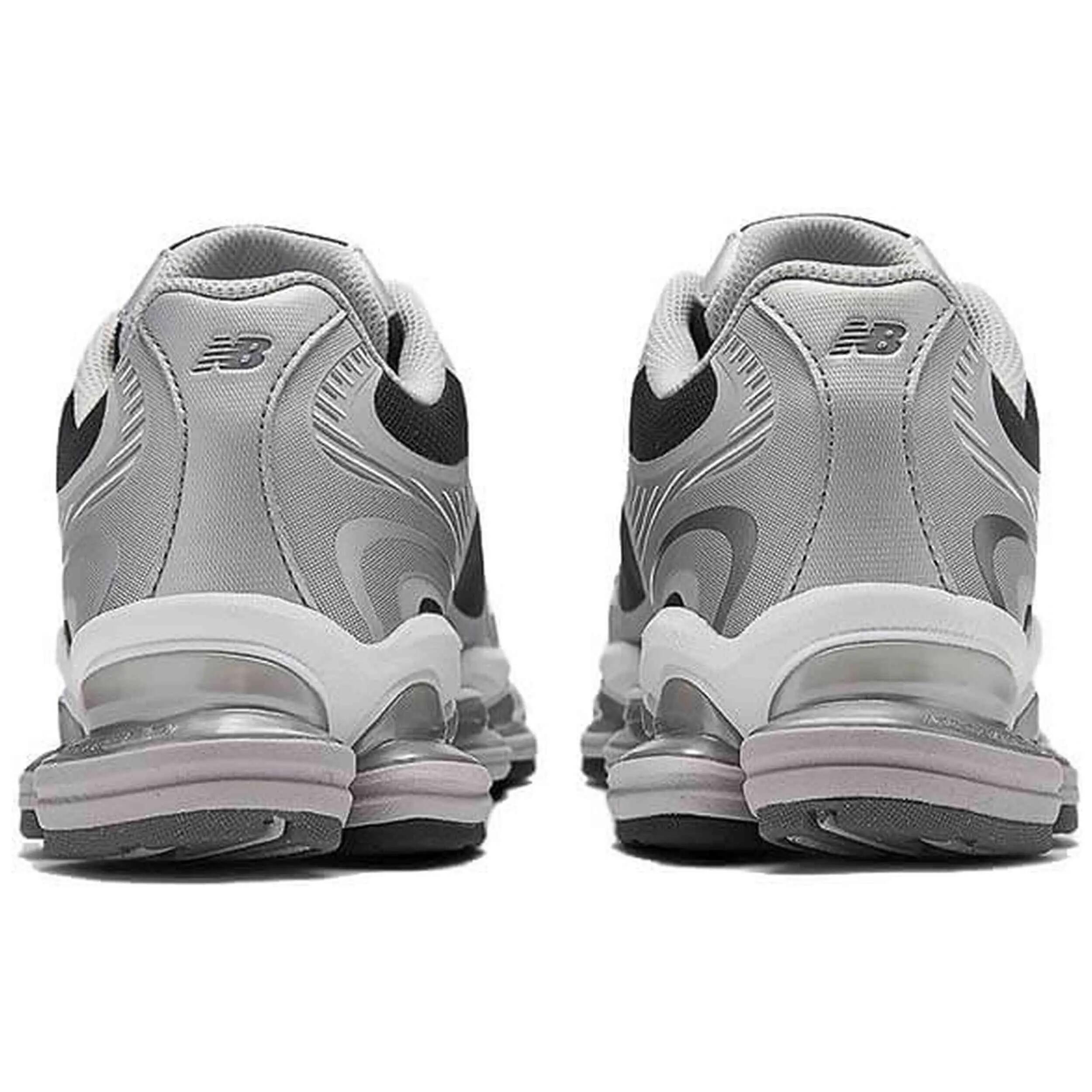 Schoen New balance model New Balance 2000 "Silver Metallic" voor unisex 3/4