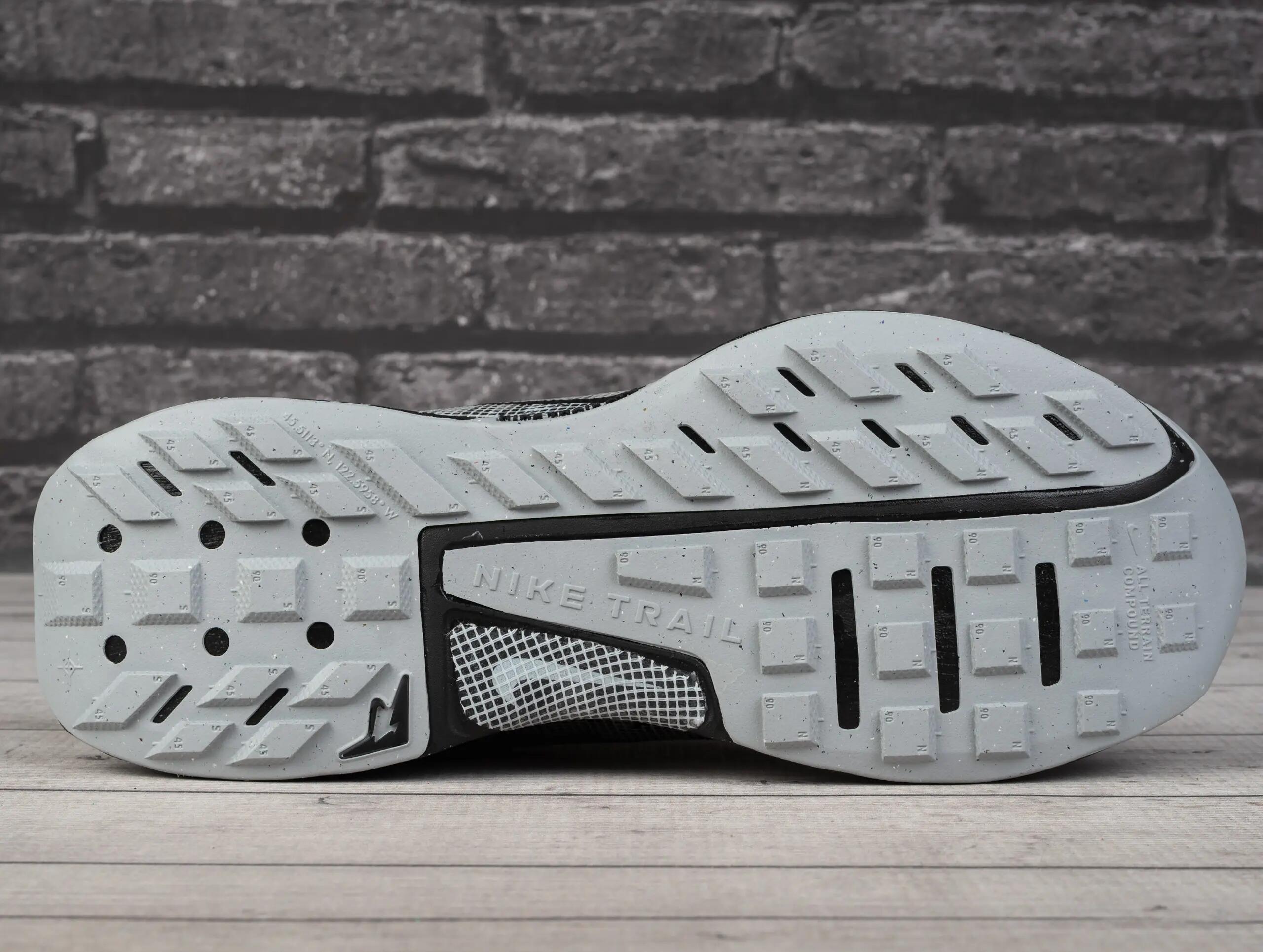 Scarpe Nike modello Juniper Trail 3 per uomini 5/7
