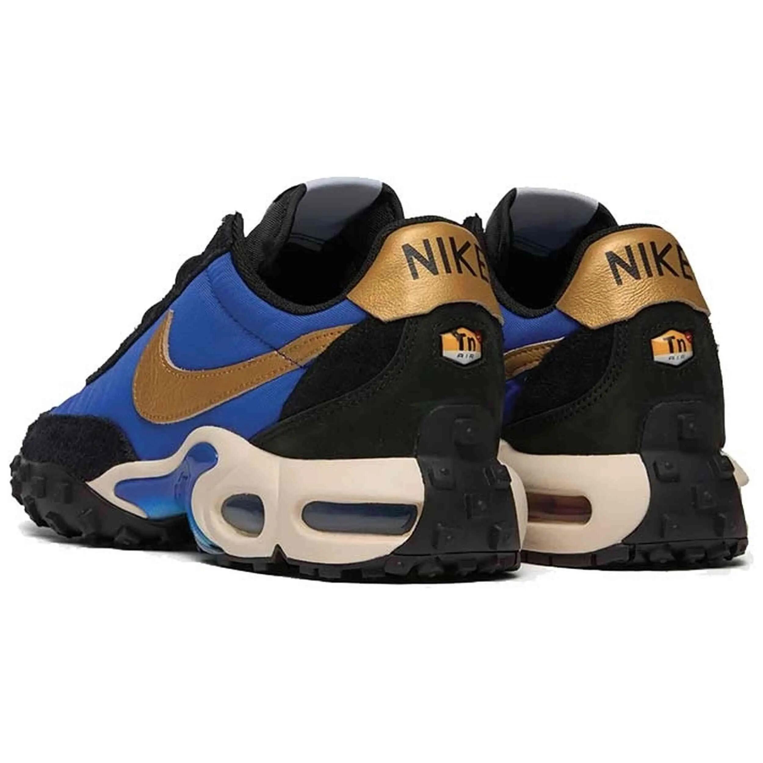 Zapatillas Nike modelo FV6946-400 para hombre 3/4