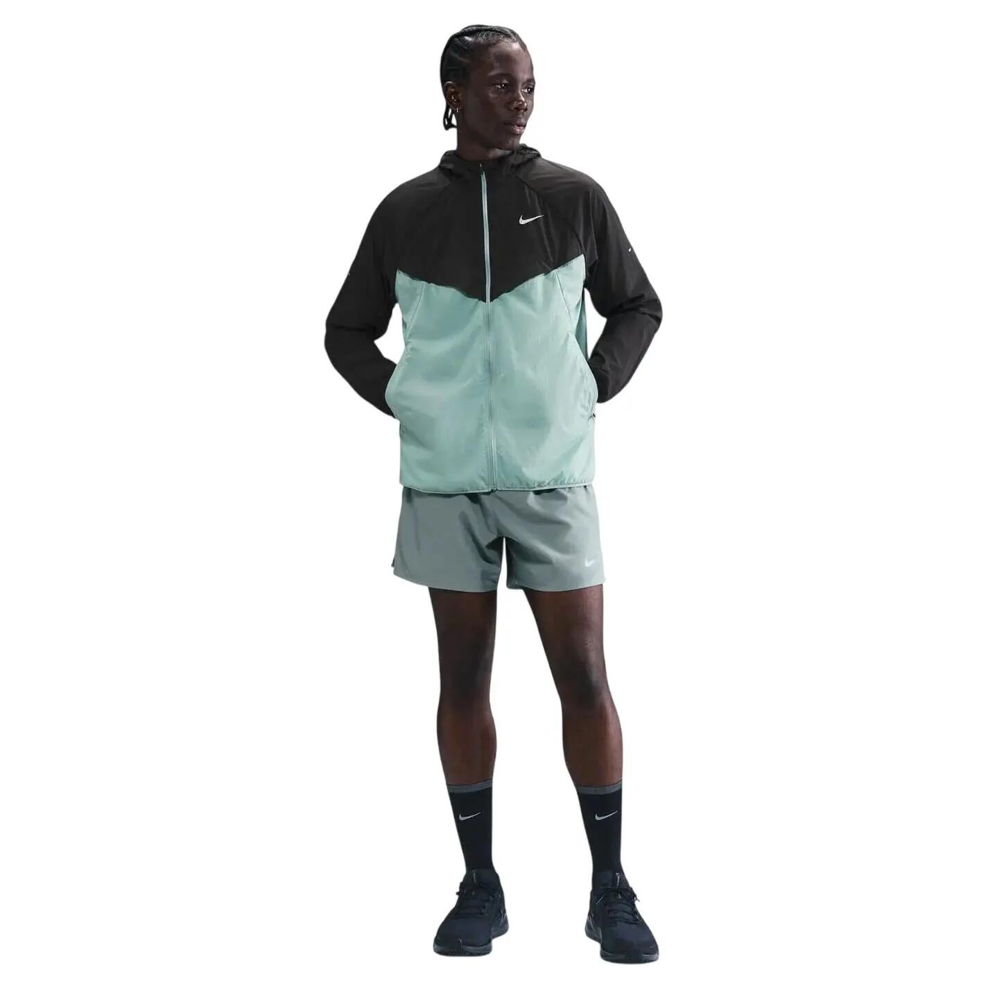 Nike Mens Stride Lightweight Hooded Jacket