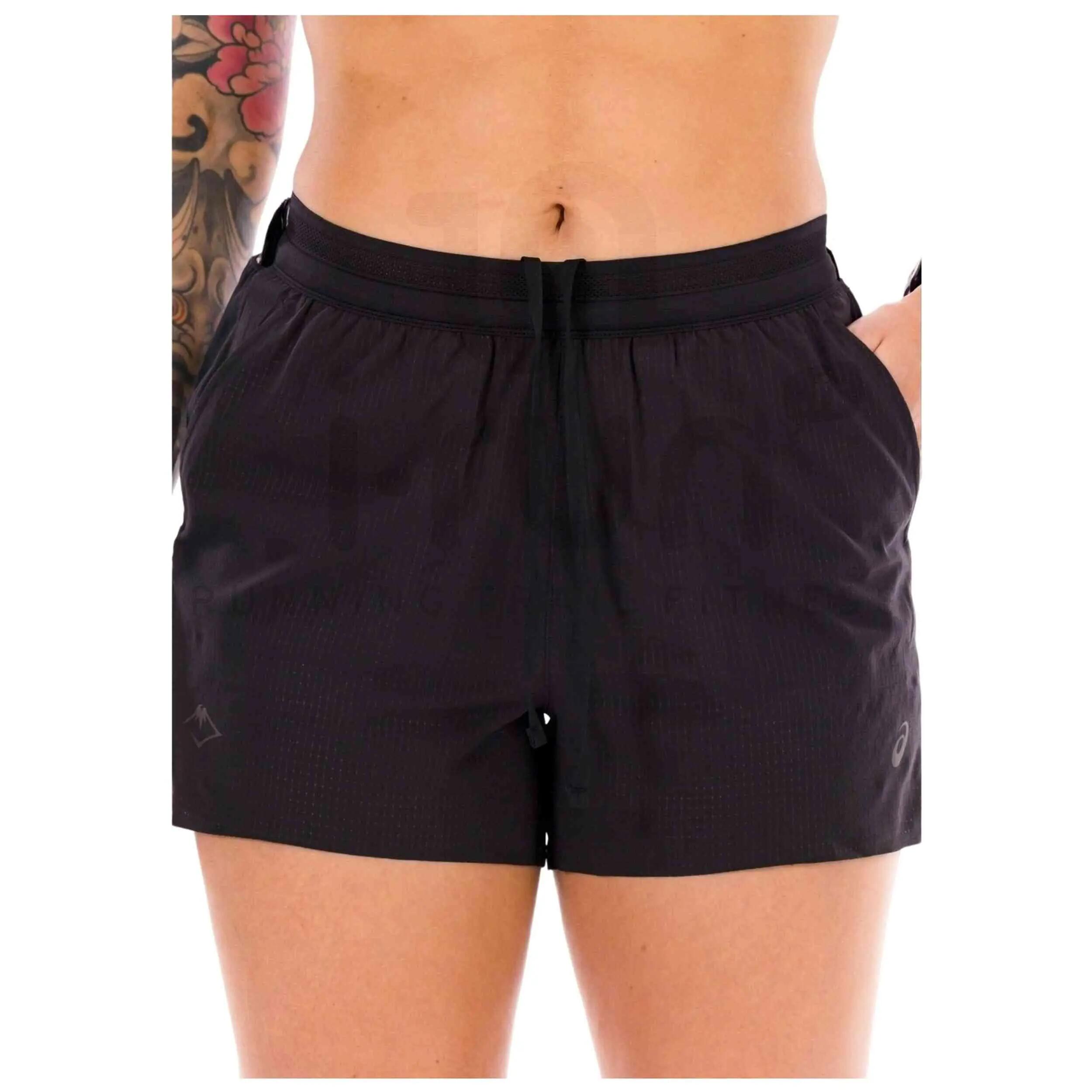 Pantalon corto Asics modelo 2012D205-001 para mujer 3/4