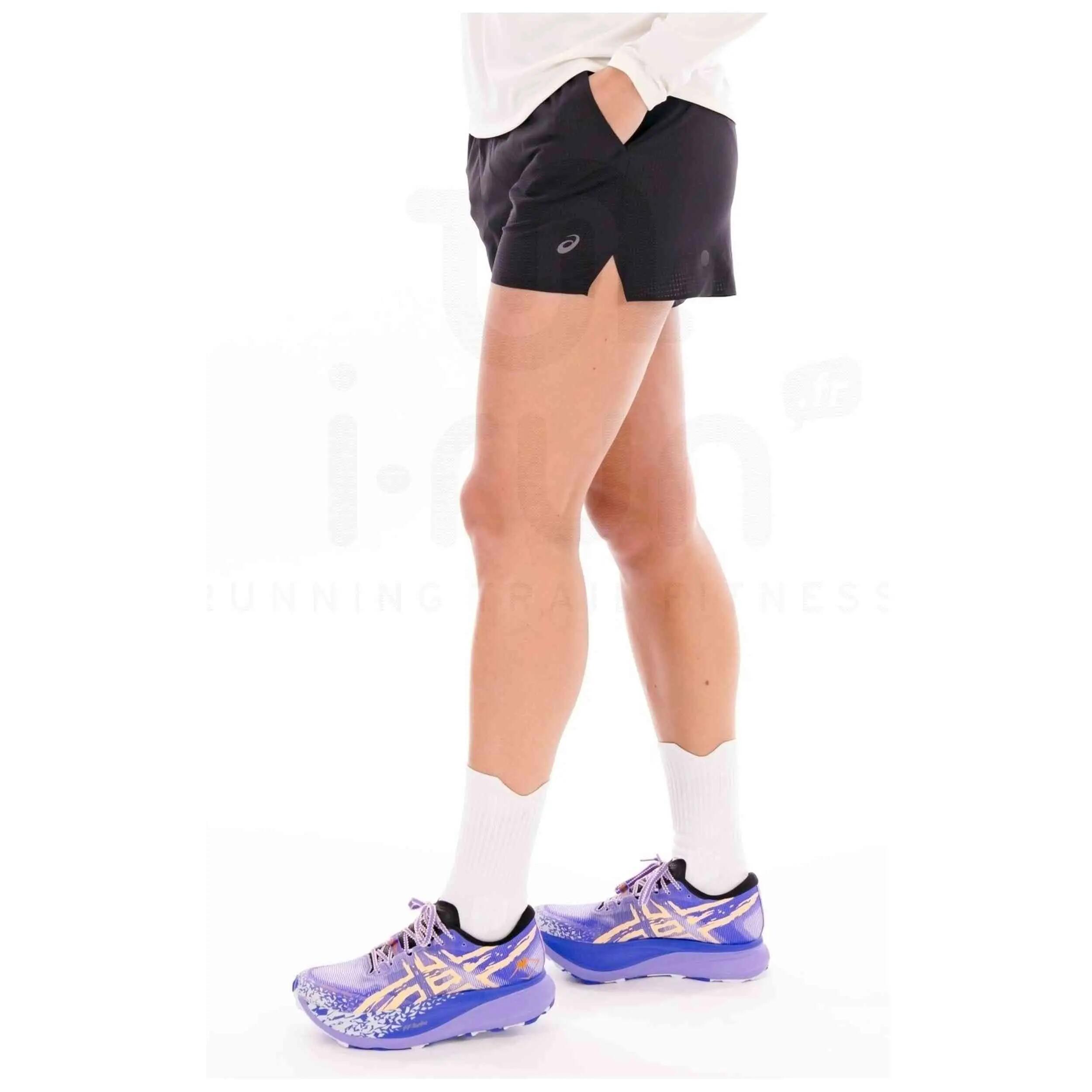 Pantalon corto Asics modelo 2012D205-001 para mujer 2/4