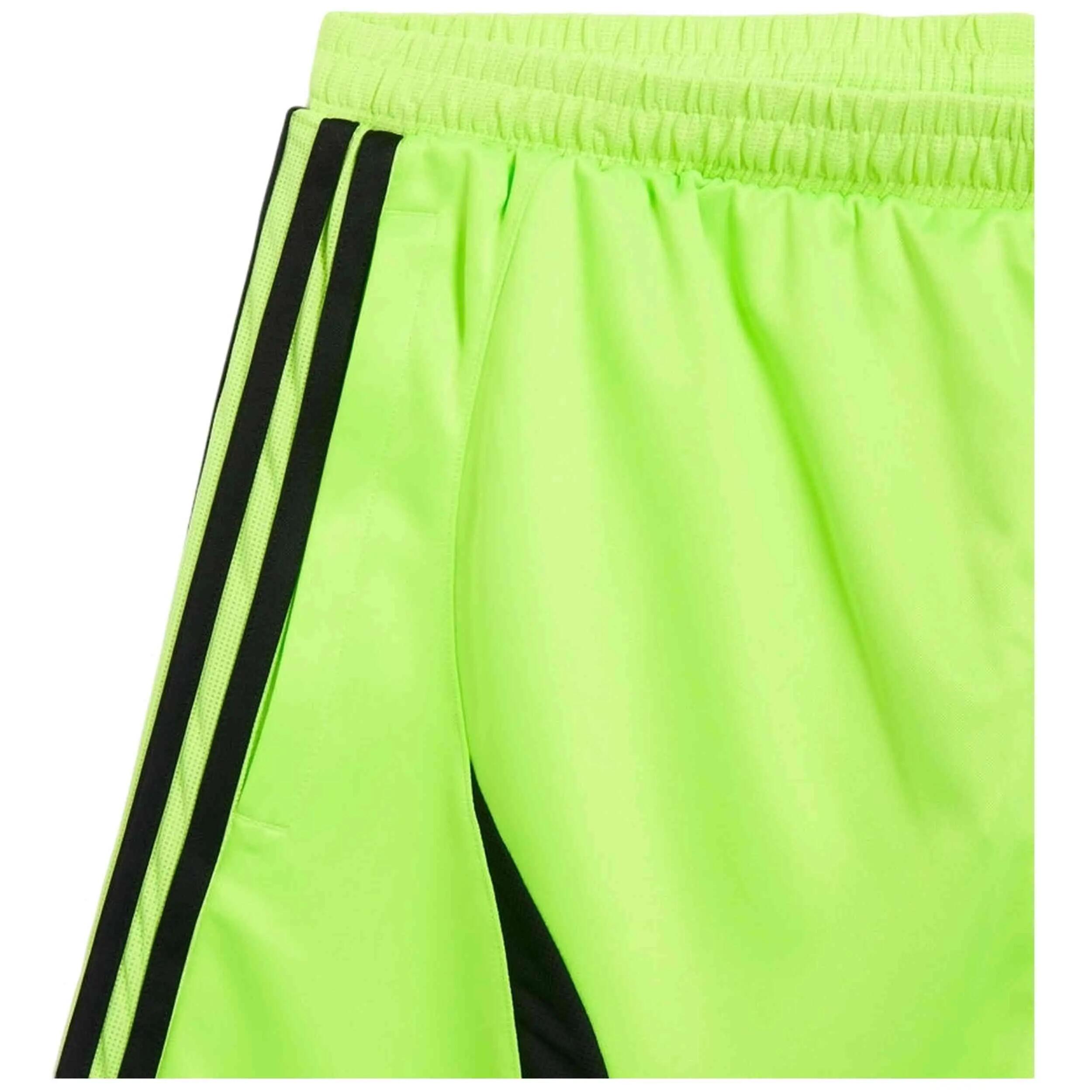 Korte broek Adidas model JW1349 voor vrouwen 3/5