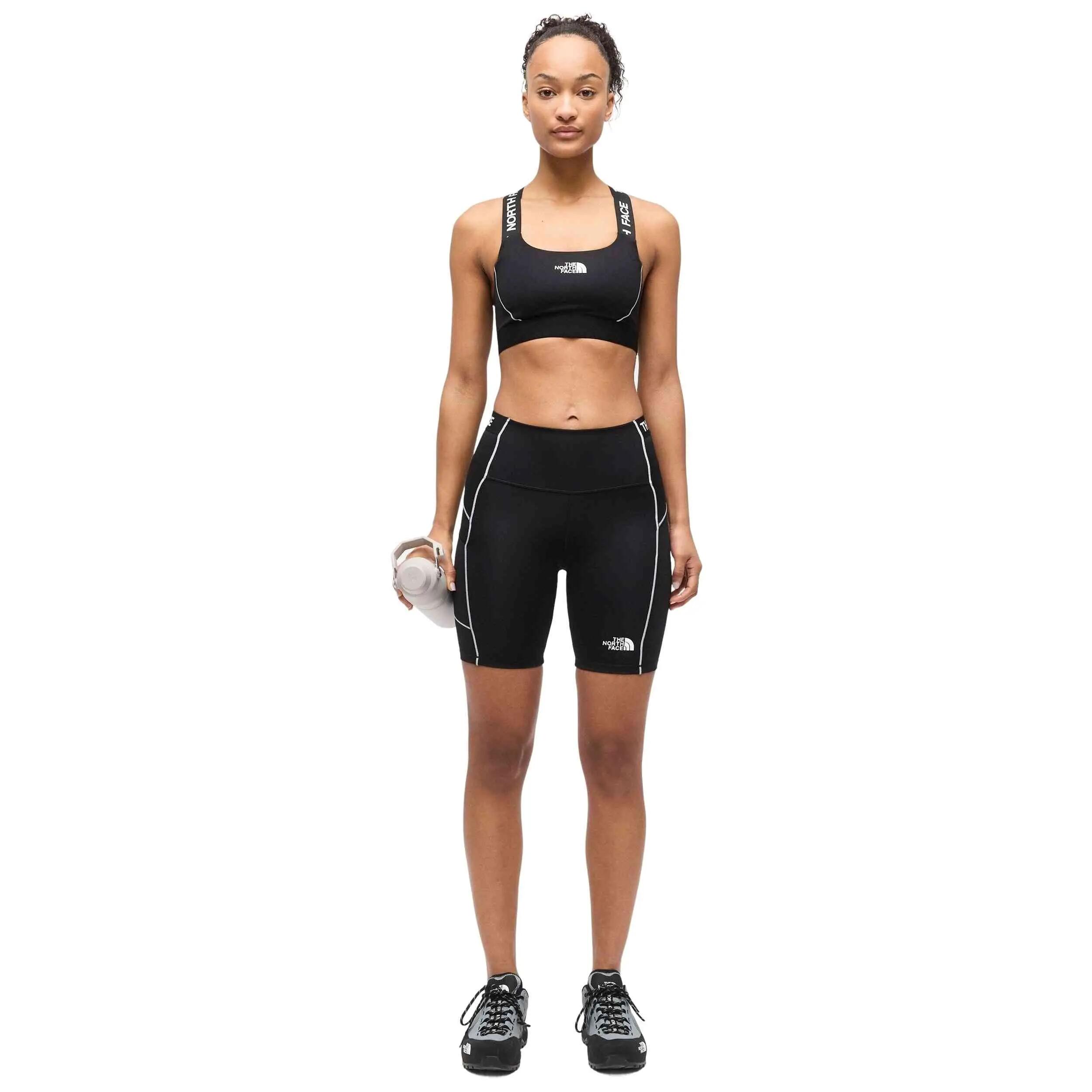 Pantalon corto The north face modelo W CAMBRENA TIGHT SHORT TNF BLACK para mujer 3/5