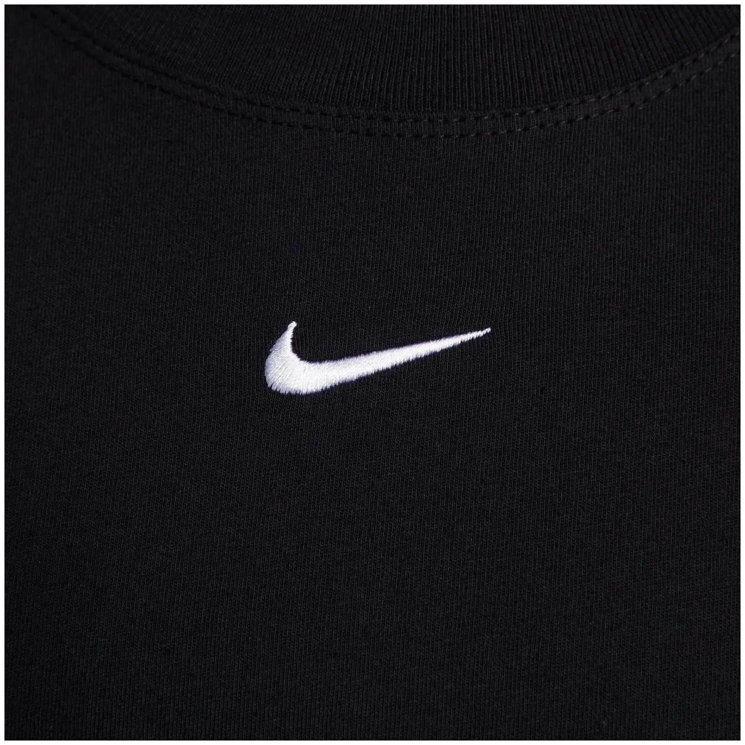 Camiseta de manga corta Nike modelo FD4149-010 para mujer 4/5