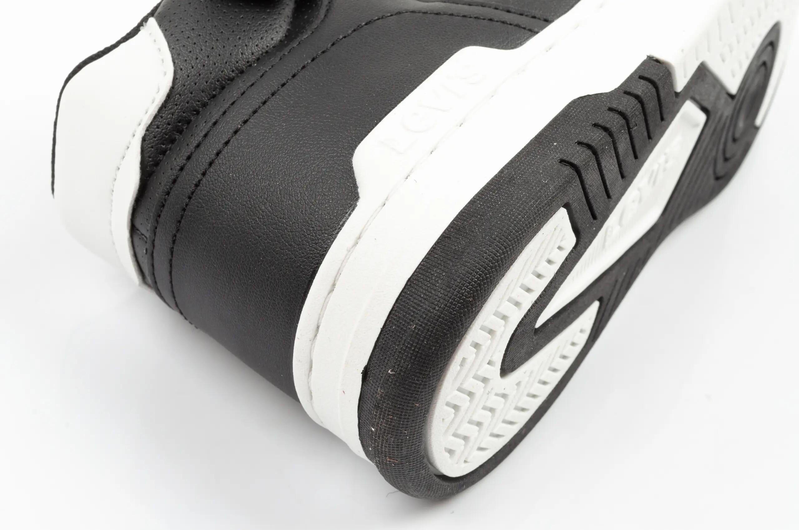 Buty sportowe dziecięce Levi's John SE czarne na rzep za kostkę 6/9