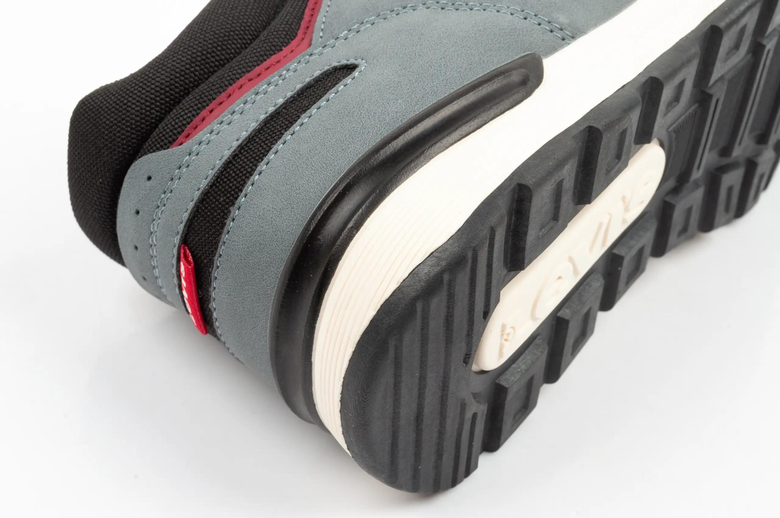 Buty trzewiki młodzieżowe Levi's Sierra 6/9