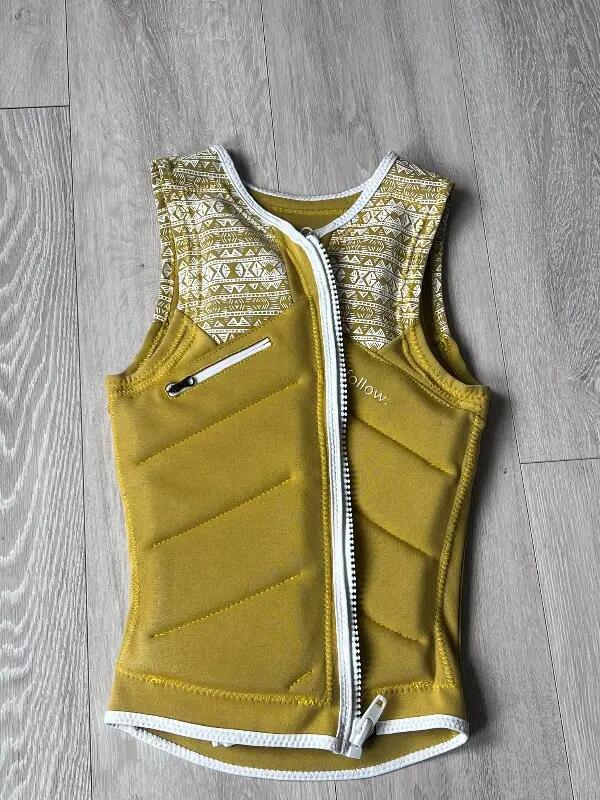 Tussen Particulieren - Wetsuit & complete watersportuitrusting 3/7
