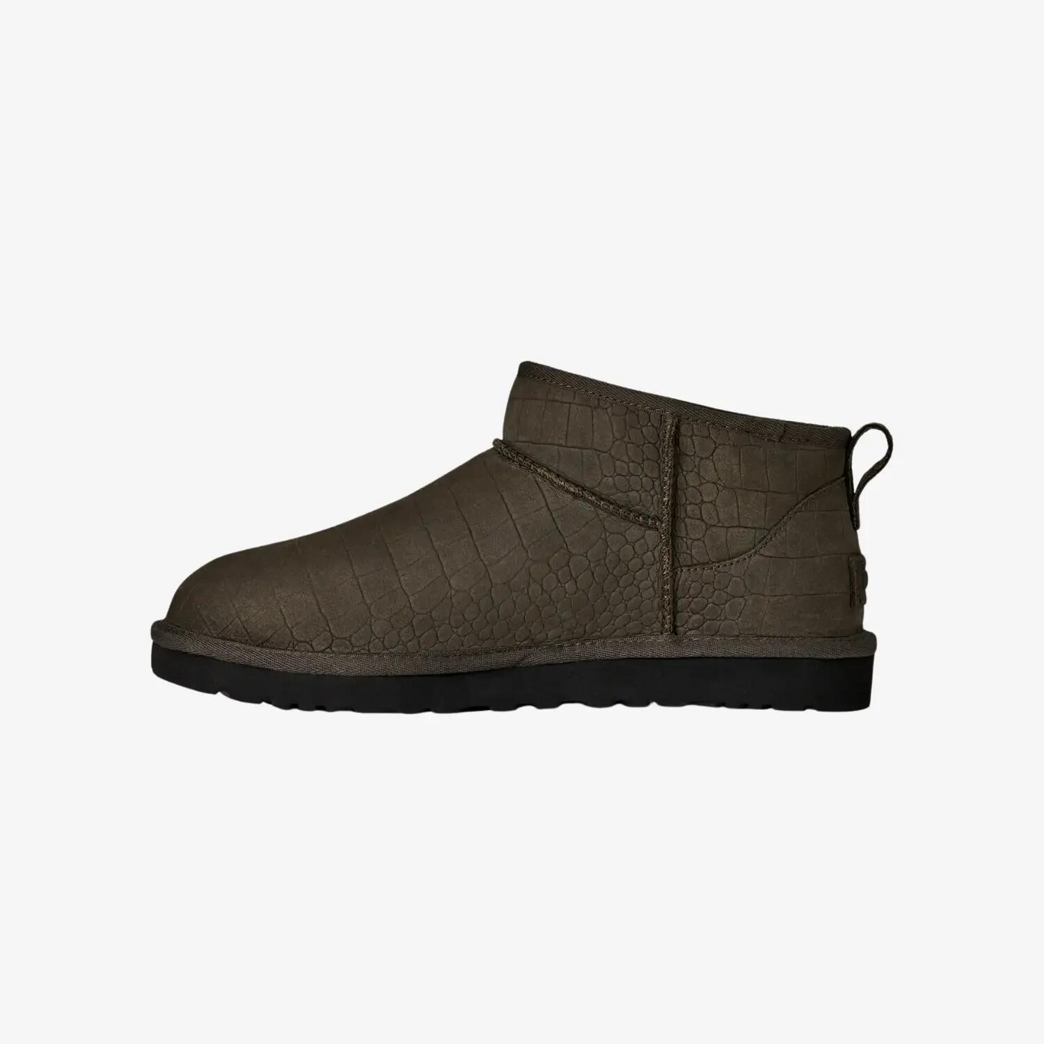 Cizmă UGG Classic Ultra Mini cu model embosat - Cenușă densă