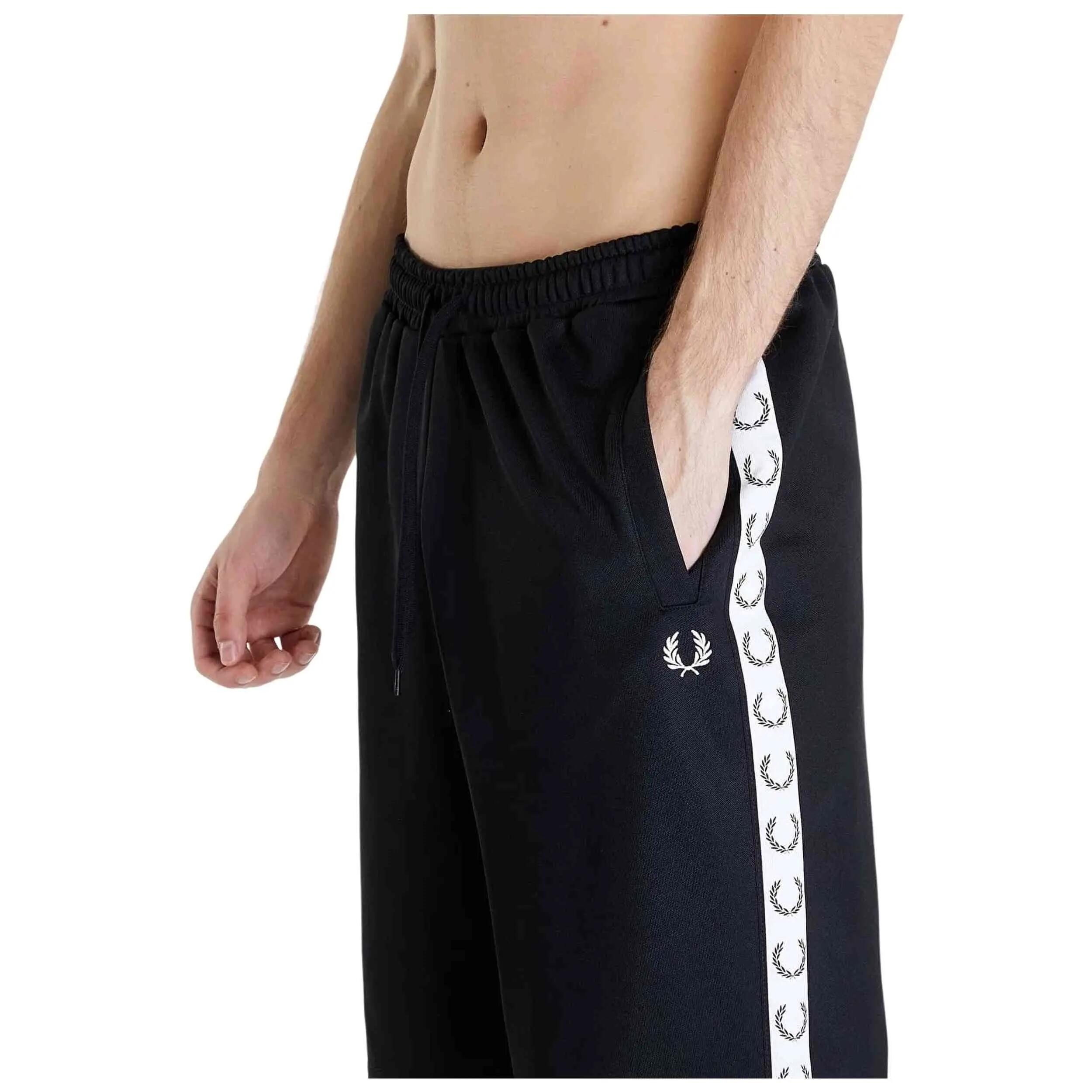 Pantalon corto Fred perry modelo S5508 para hombre 3/3