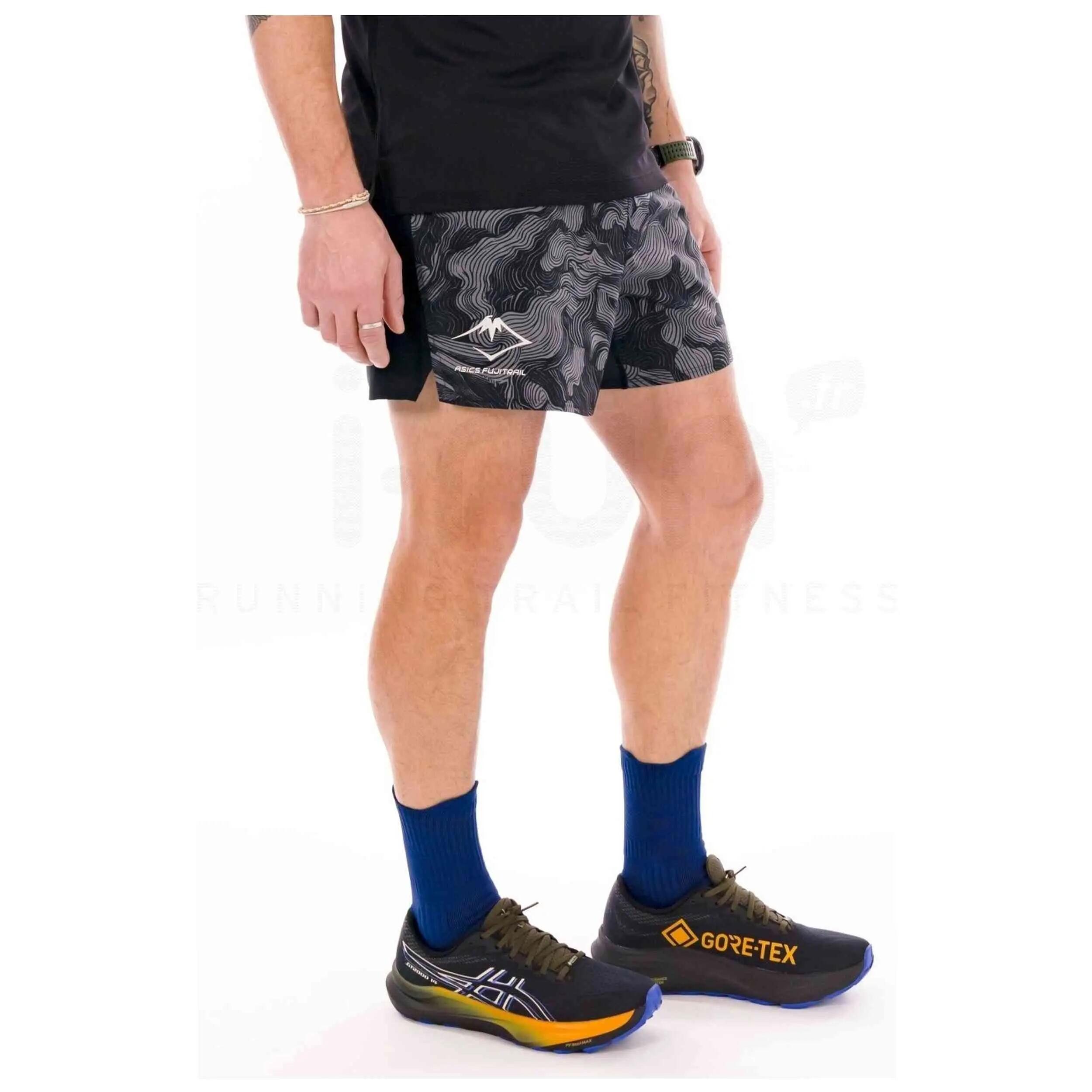 Korte broek Asics model Fujitrail All Over Print 5in Short voor mannen 2/4