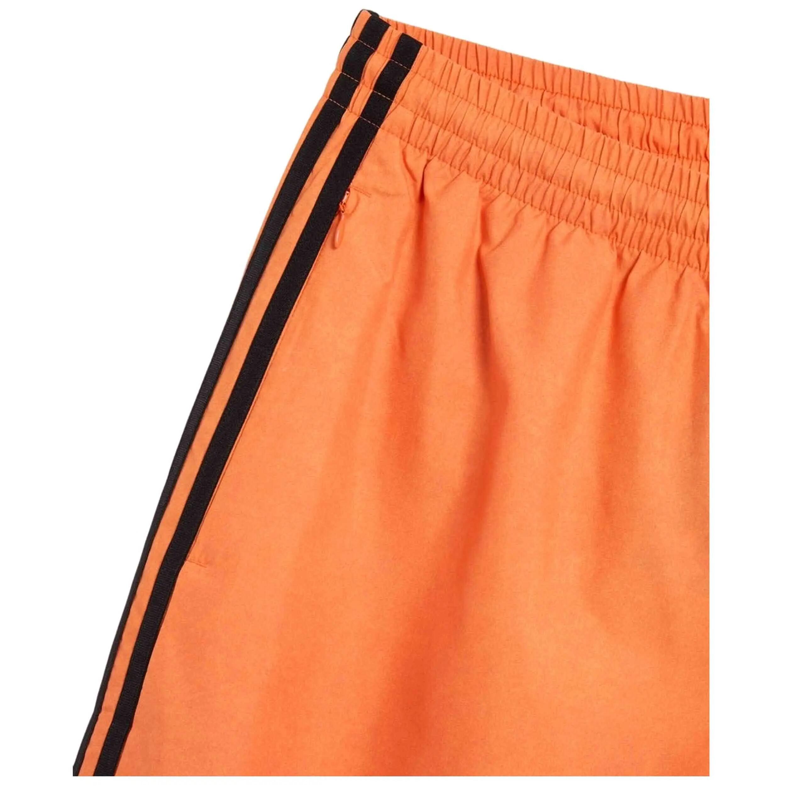 Korte broek Adidas model JW7260 voor vrouwen 4/5