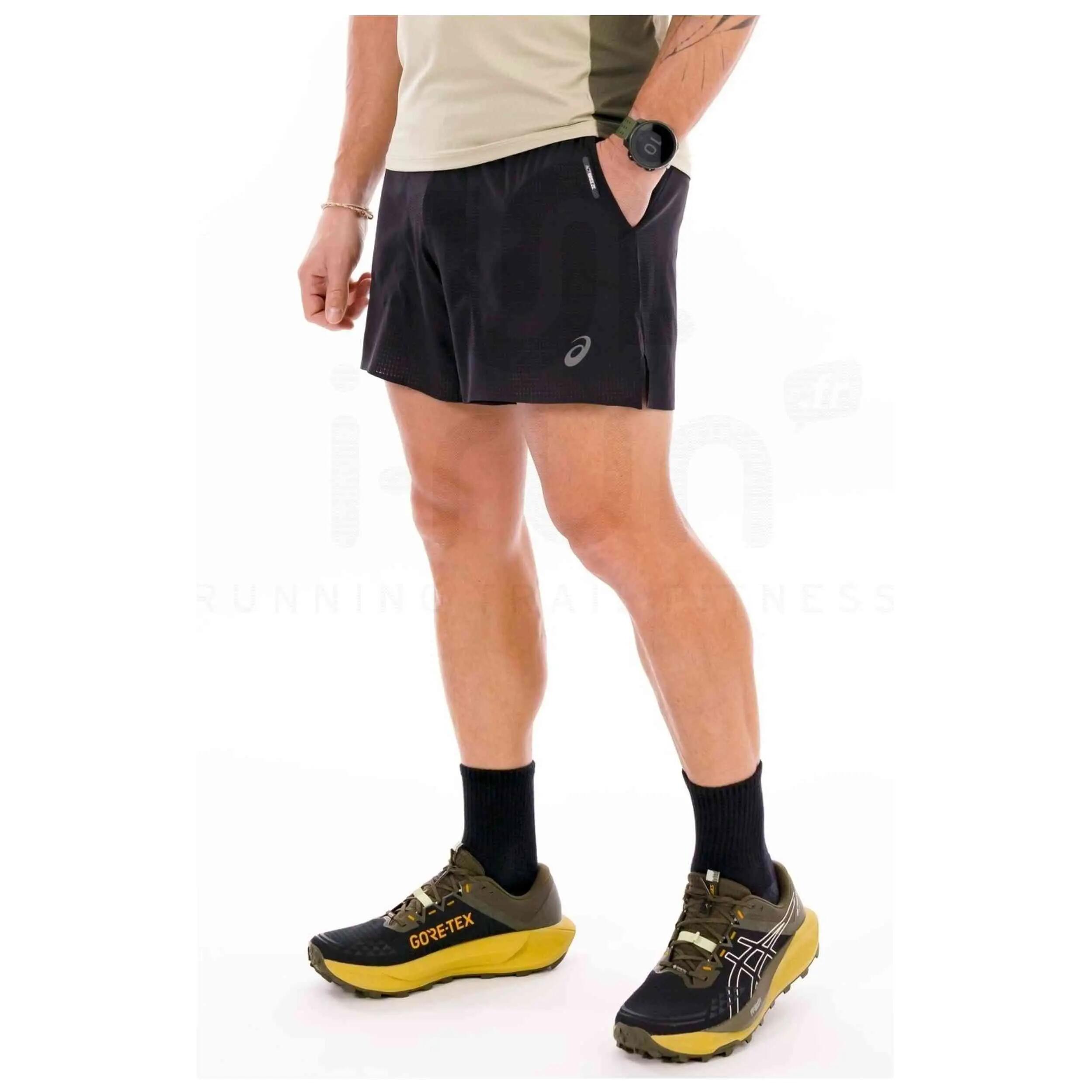 Short Asics modèle 2011D268-001 pour unisexe 2/4