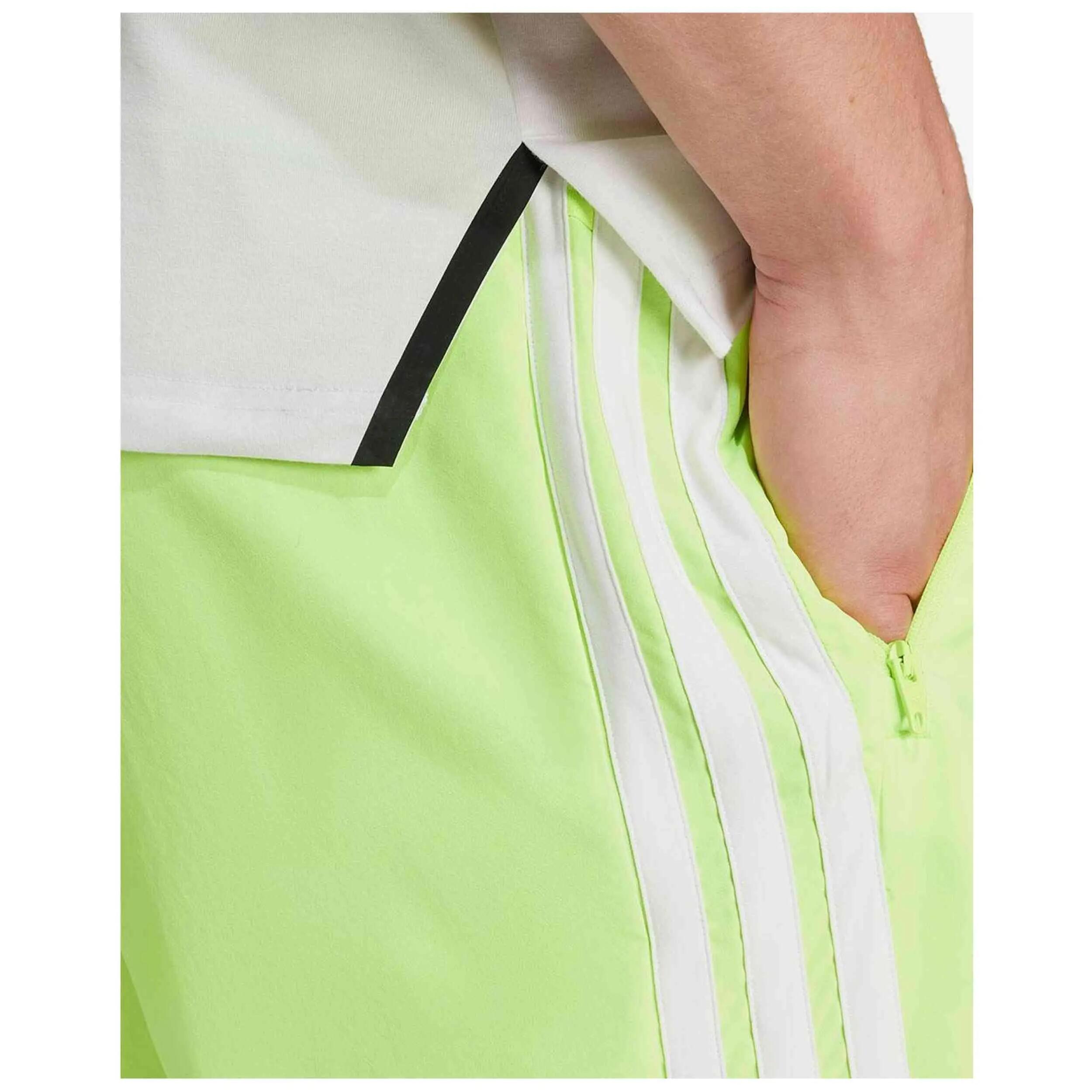 Pantaloncini Adidas modello Pantalón corto adidas Essentials Training per uomini 5/5