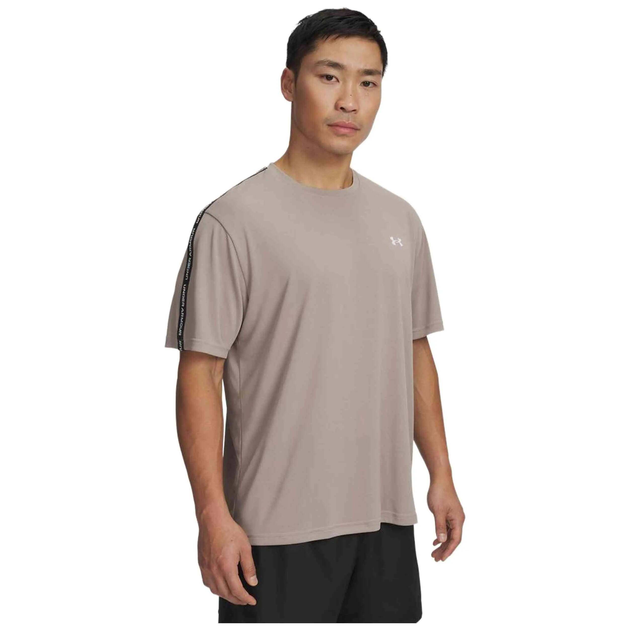 UNDER ARMOUR picture