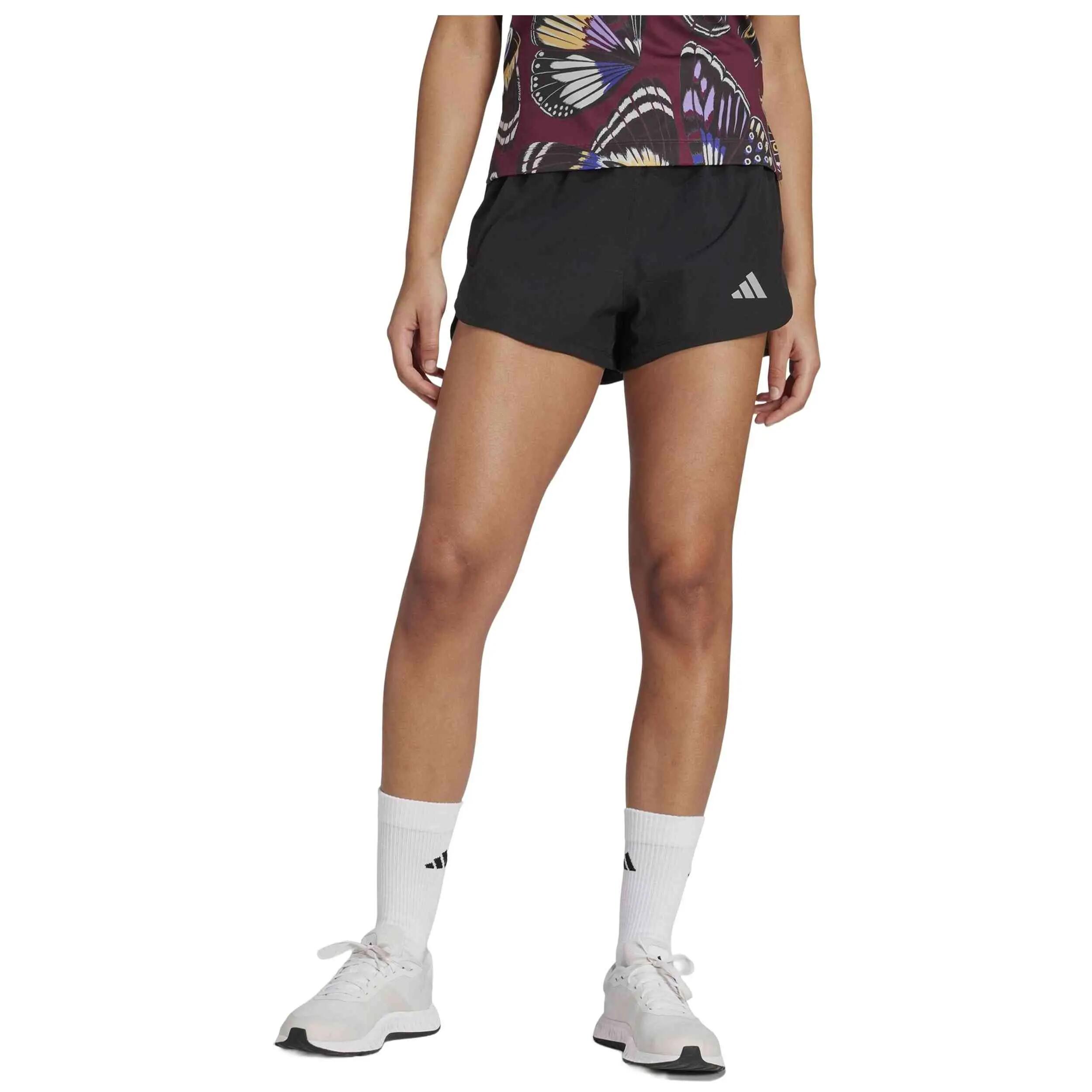 Pantaloncini Adidas modello Pantalón corto adidas Racer Pacer Woven ne per donne 2/5