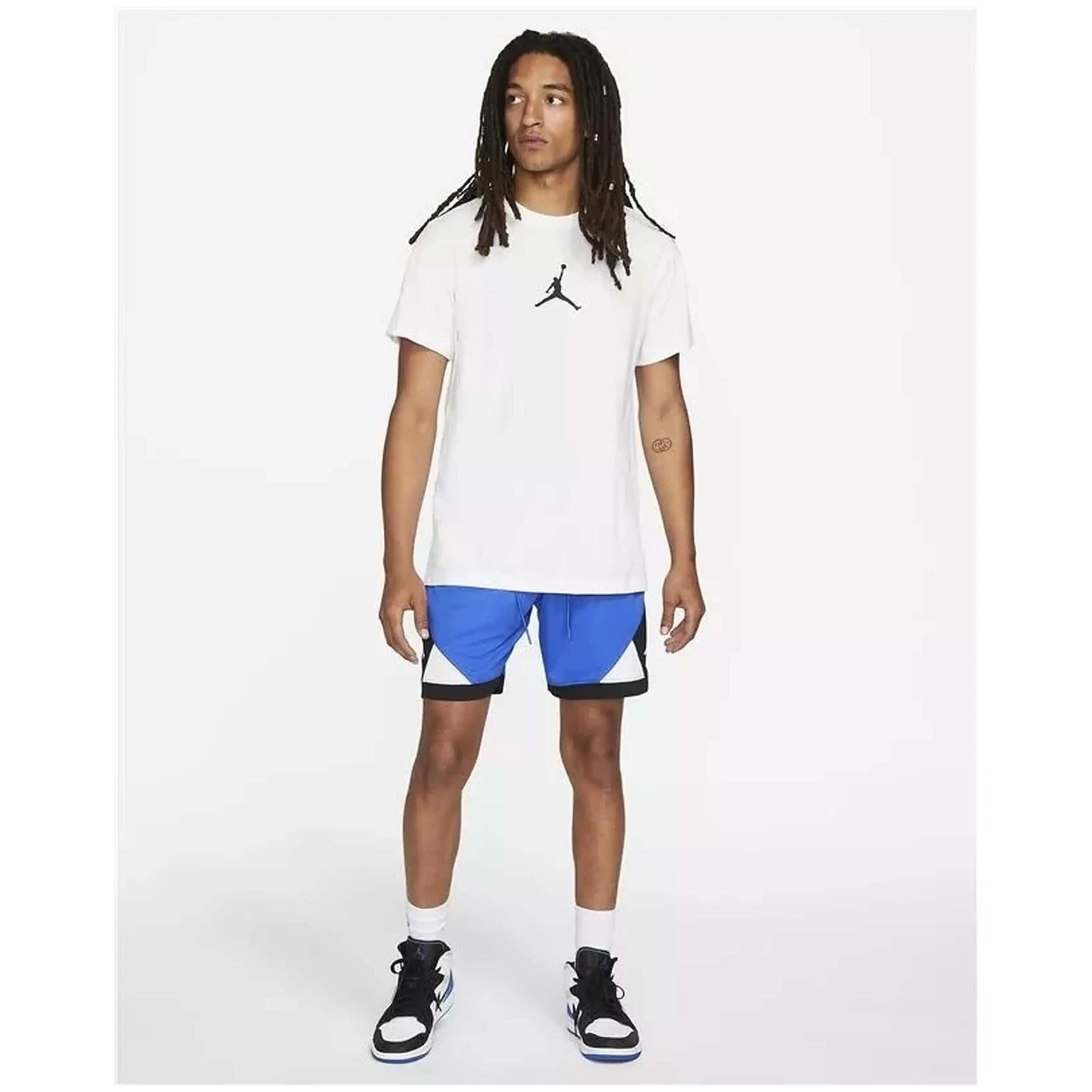 T-shirt Jordan modelo CW5190-102 para homem 2/2
