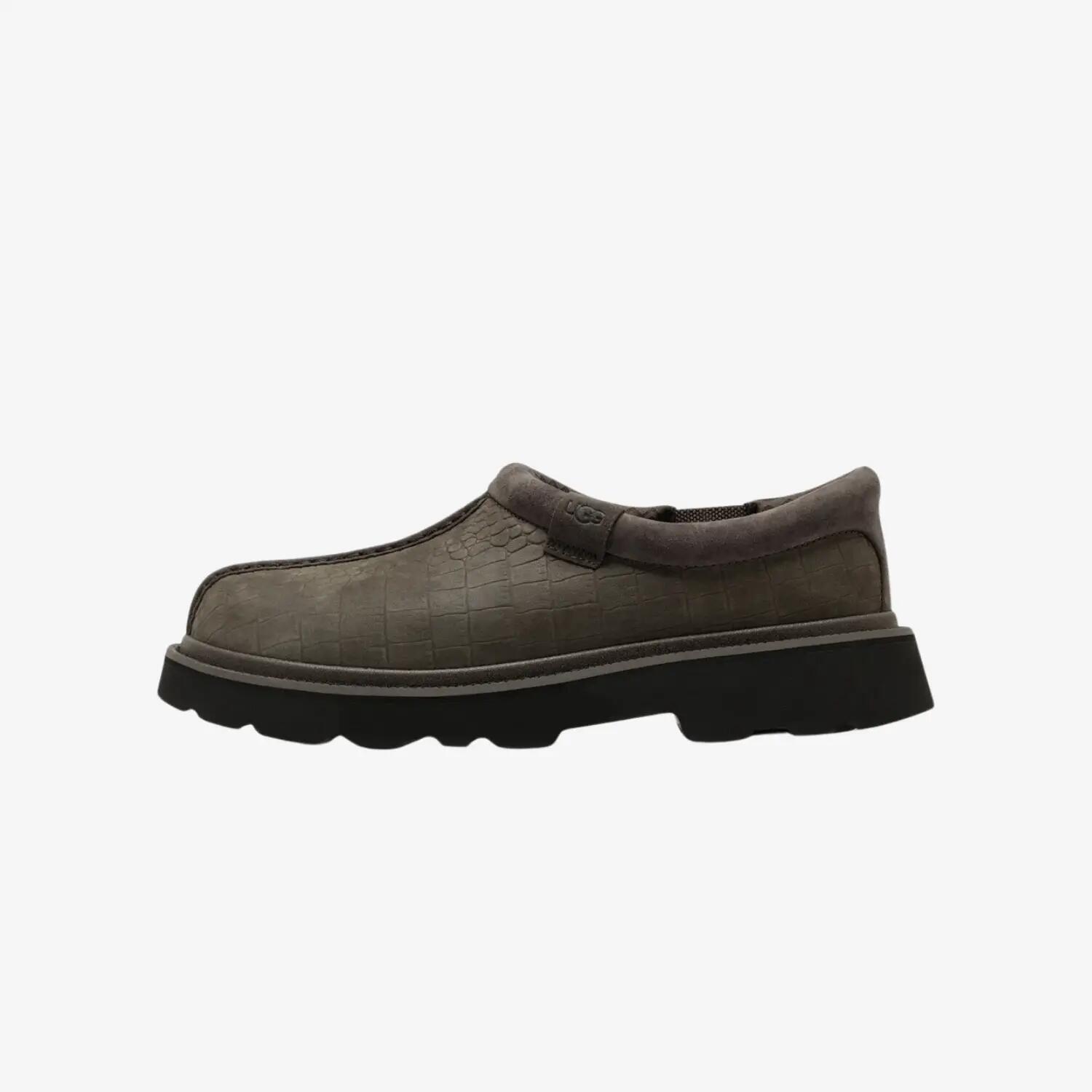 UGG Tasman Lug Embossed Slip-On papuci bărbați fum dens