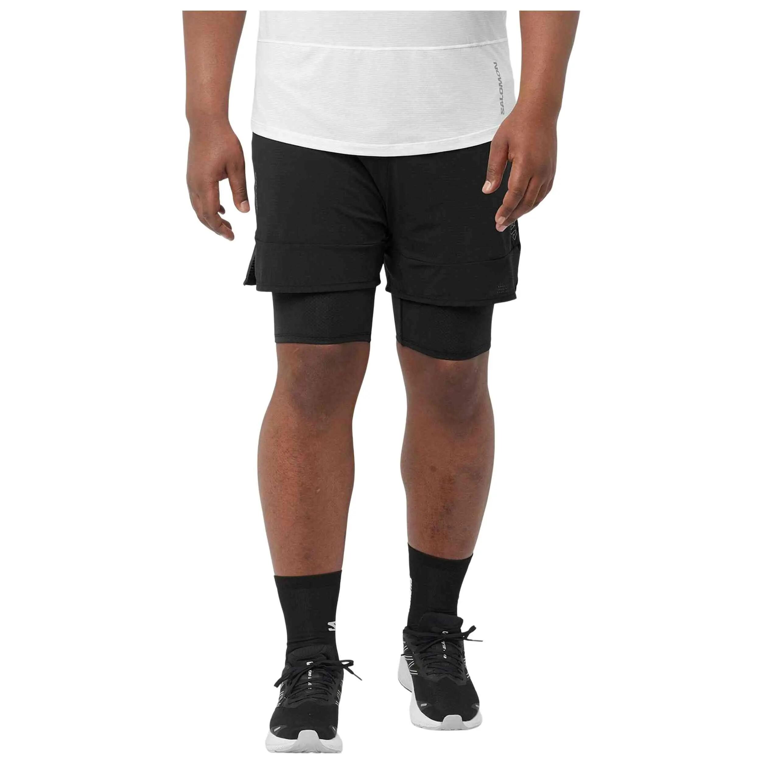 Pantaloncini Salomon modello Pantalón corto Salomon Sense 2in1 negro per uomini 3/5