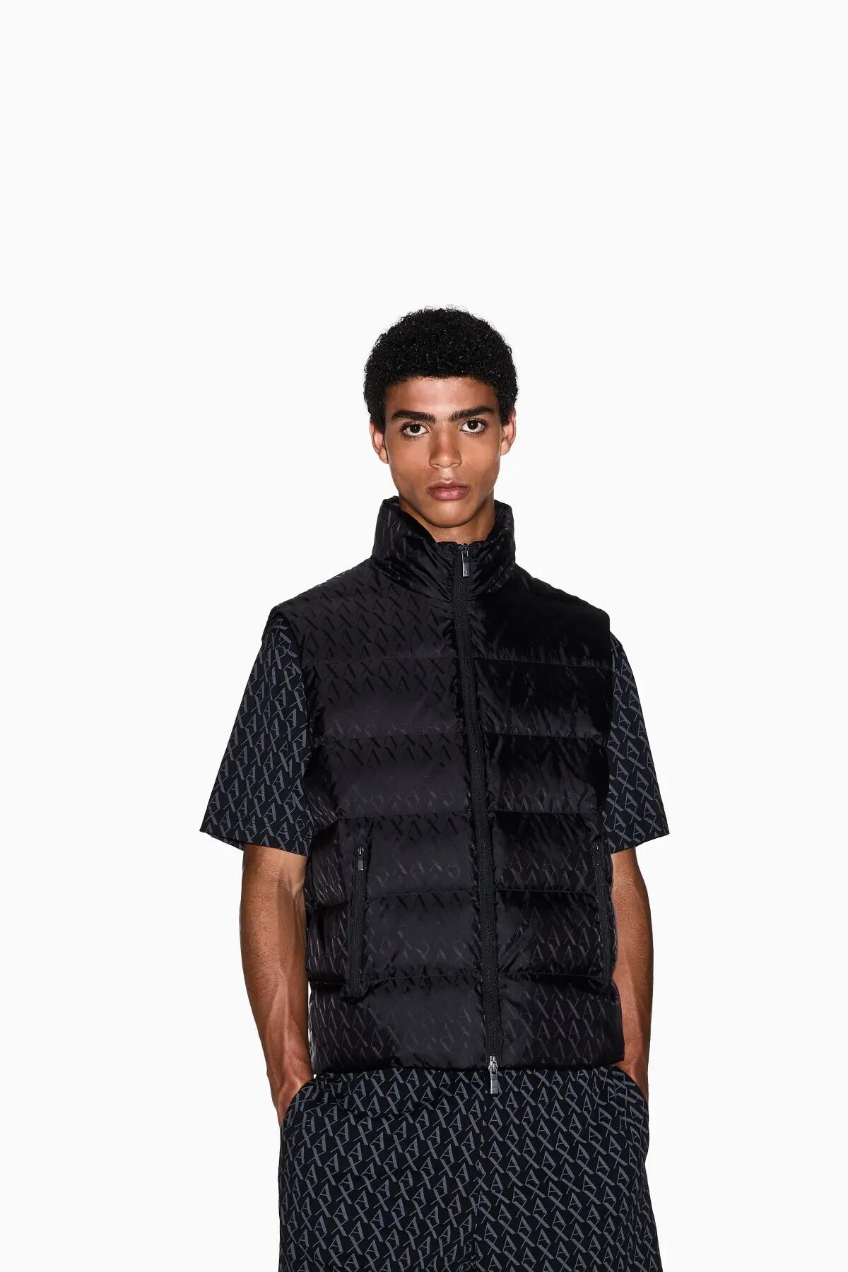 Armani Exchange Modelo Xm001581 Af1662 Down Waistcoat Cor Preto 4/5