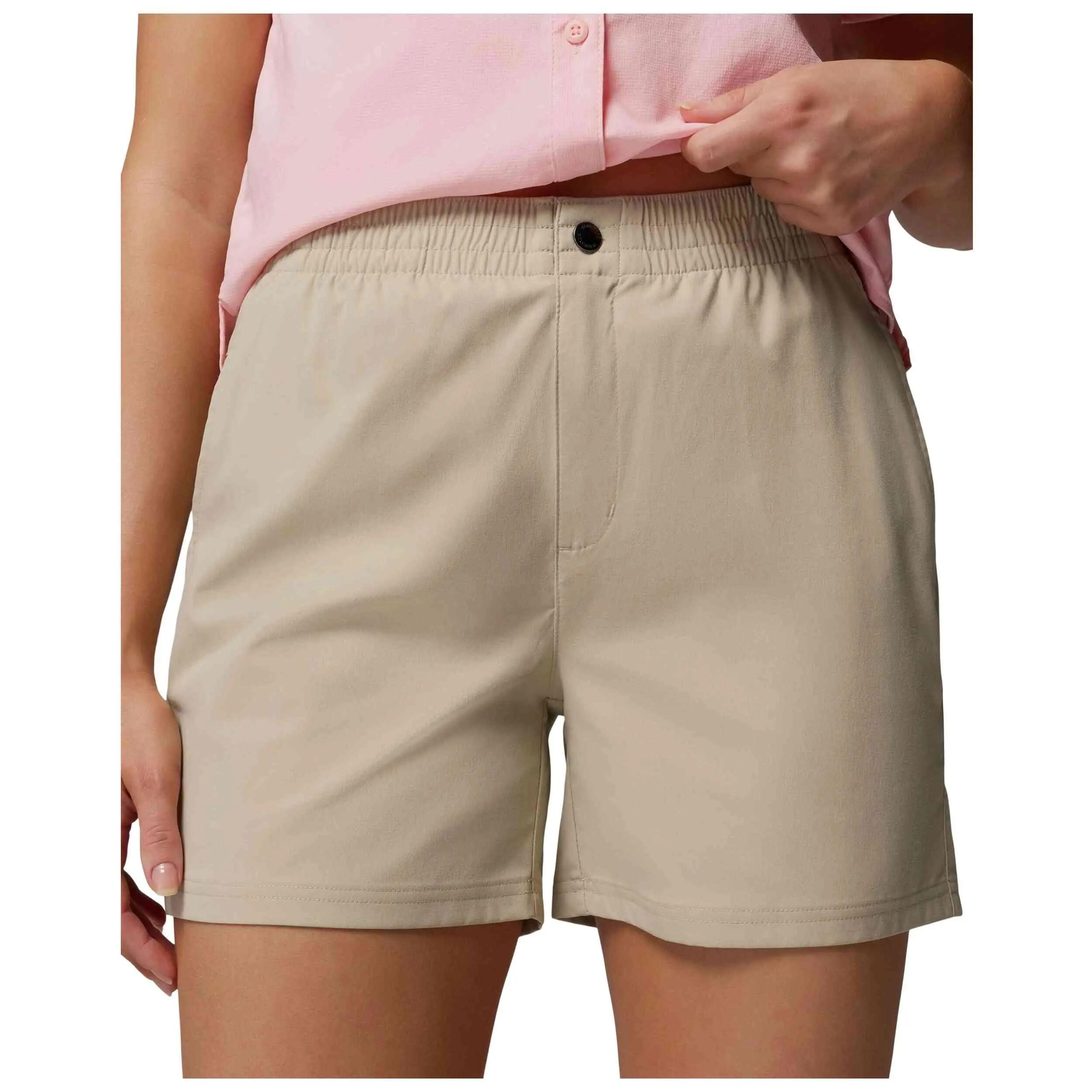 Calções Columbia modelo Pantalón corto Columbia Cedar Crest beige para mulheres 5/5
