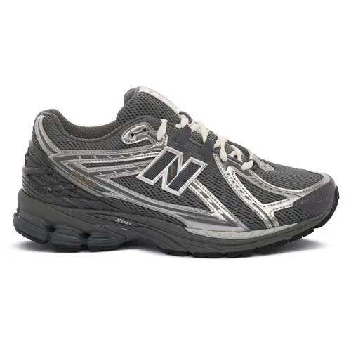 NEW BALANCE picture