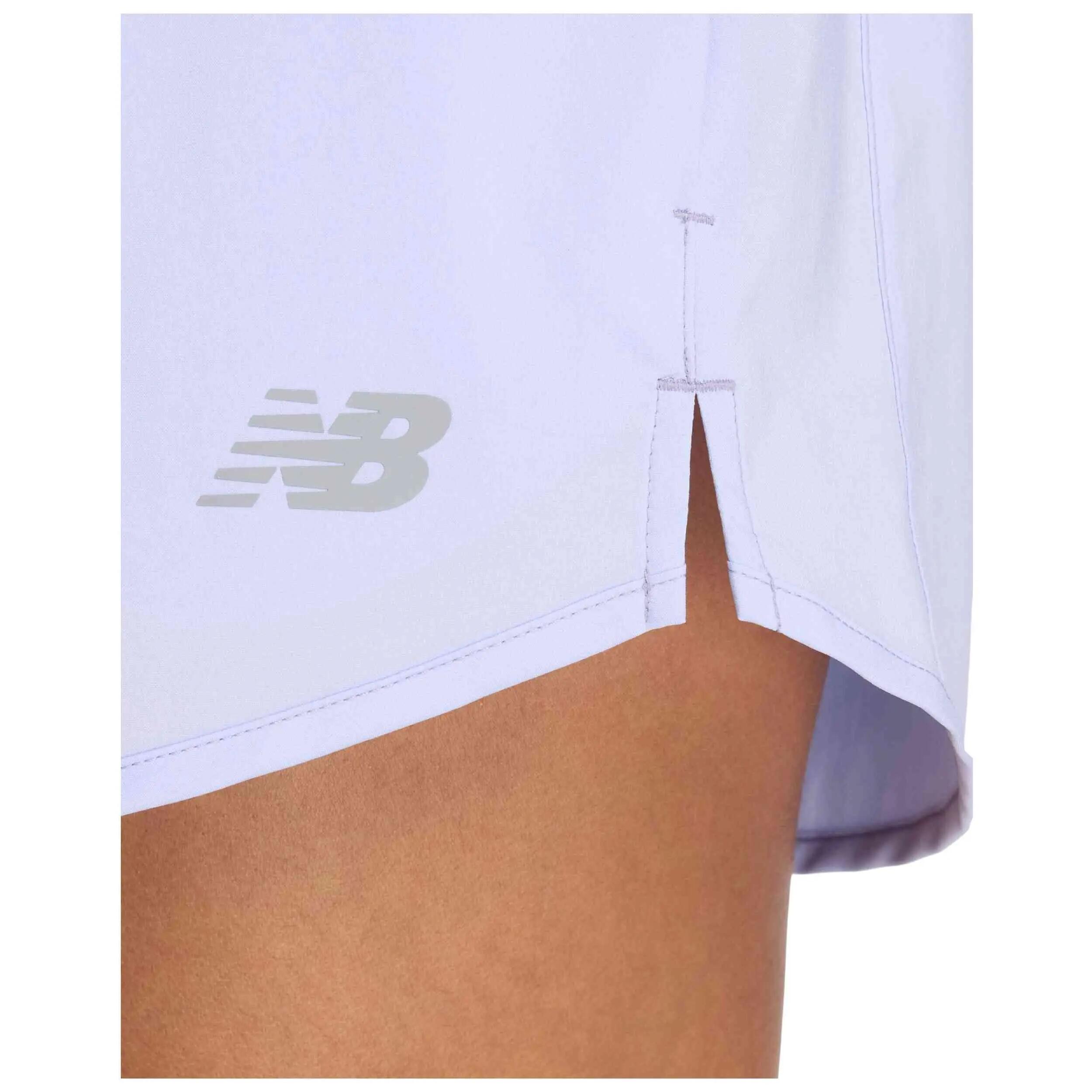 Pantaloncini New balance modello WS41226_DYK per donne 4/5