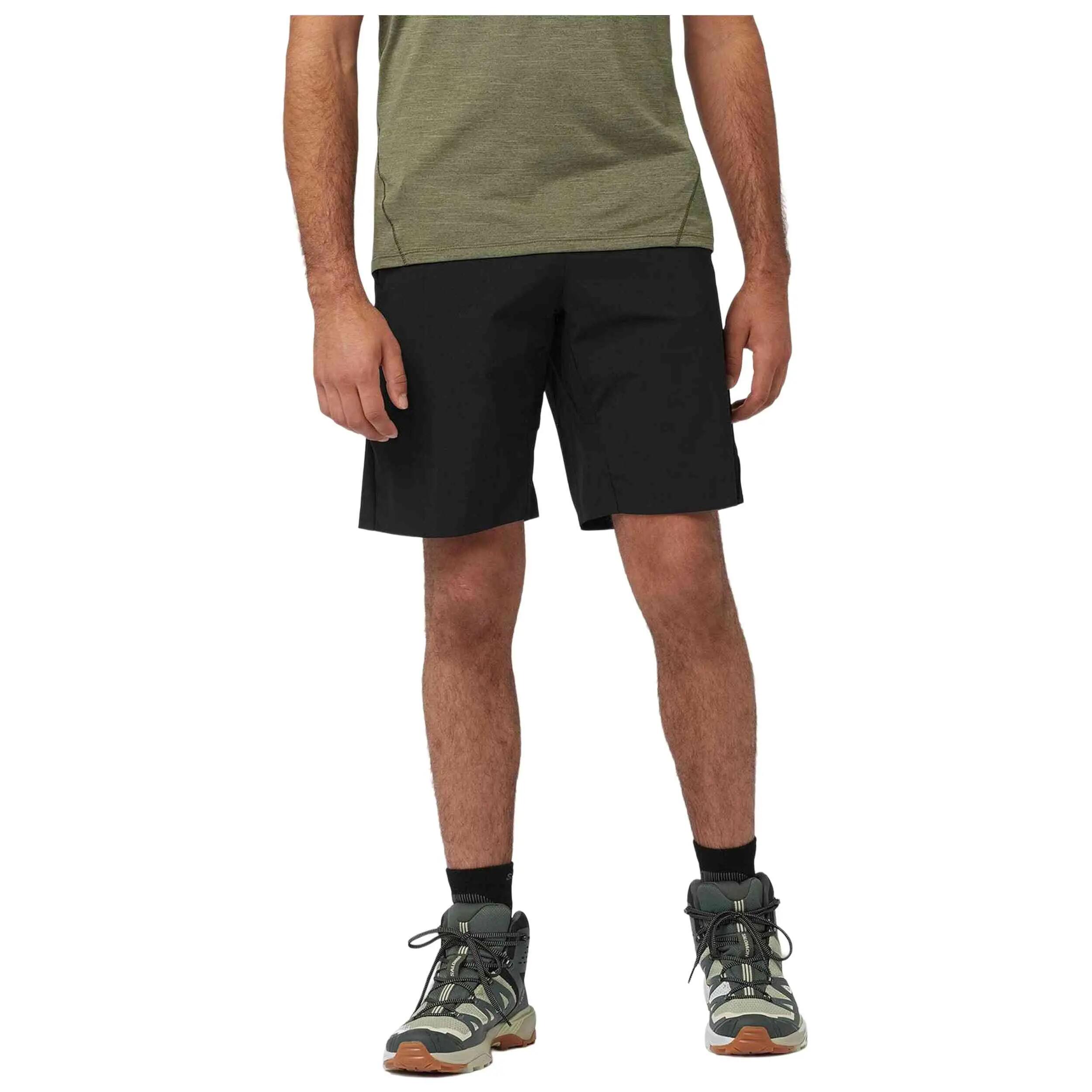 Calções Salomon modelo Pantalón corto Salomon Wayfarer Ease negro para homem 2/4