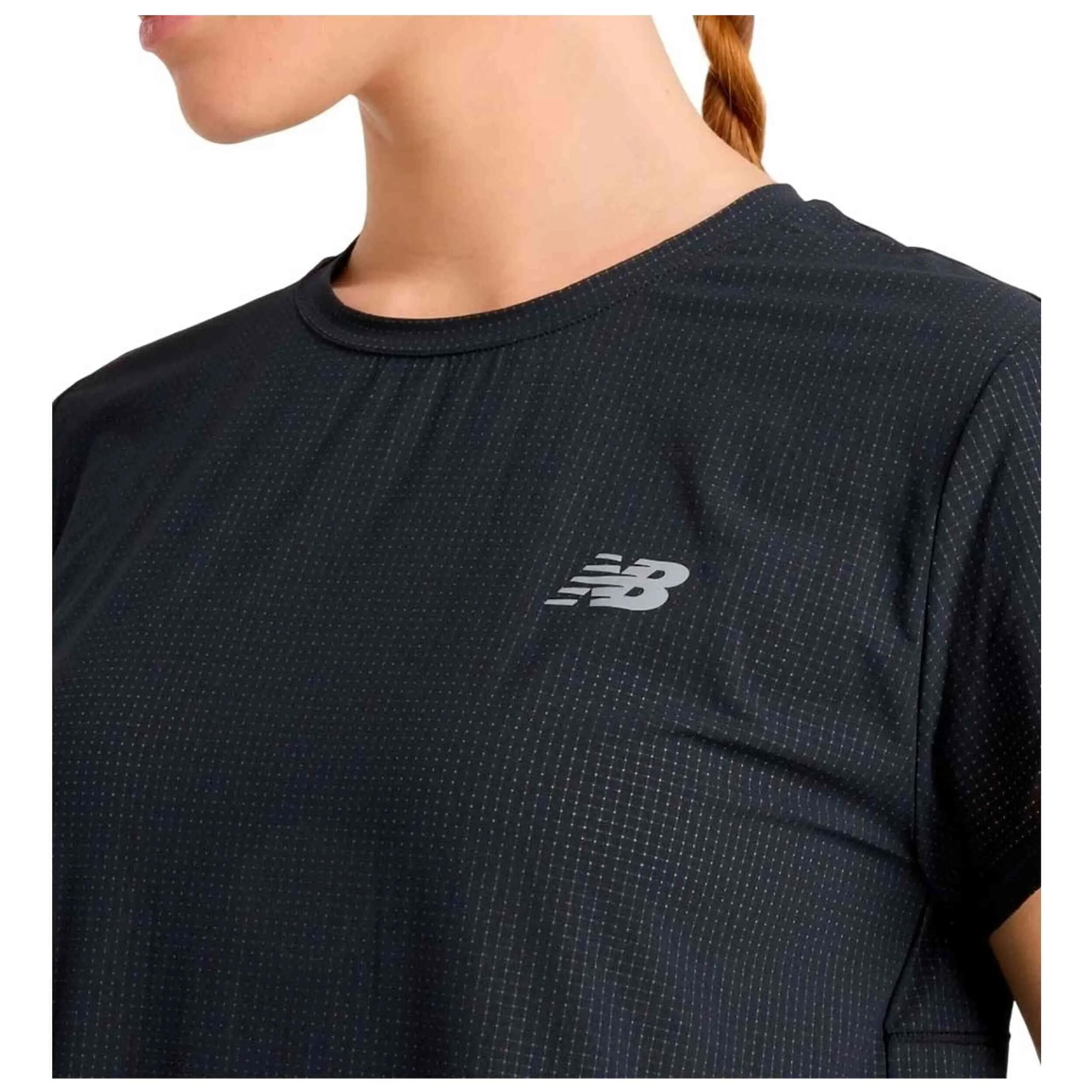 T-shirt New balance modelo Camiseta New Balance Race Day Ultra Lig para mulheres 3/4