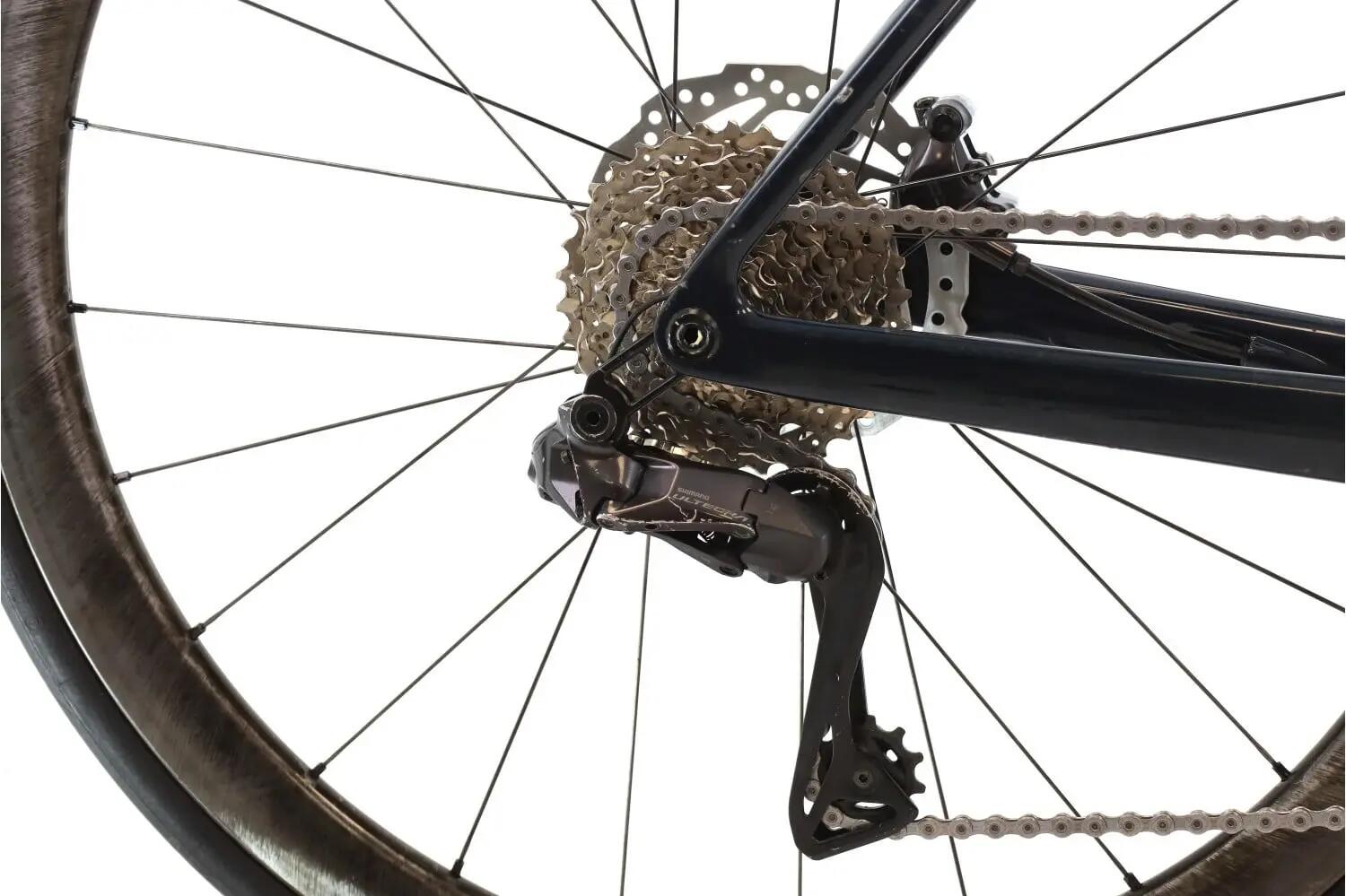 Segunda Vida · Bicicleta estrada ·  Addict 20 Di2 12V · Muito bom estado 3/8