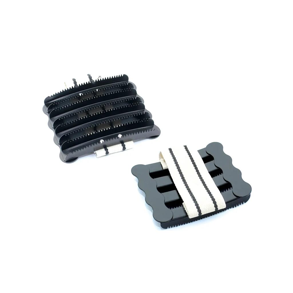 Neapolitan iron currycomb
