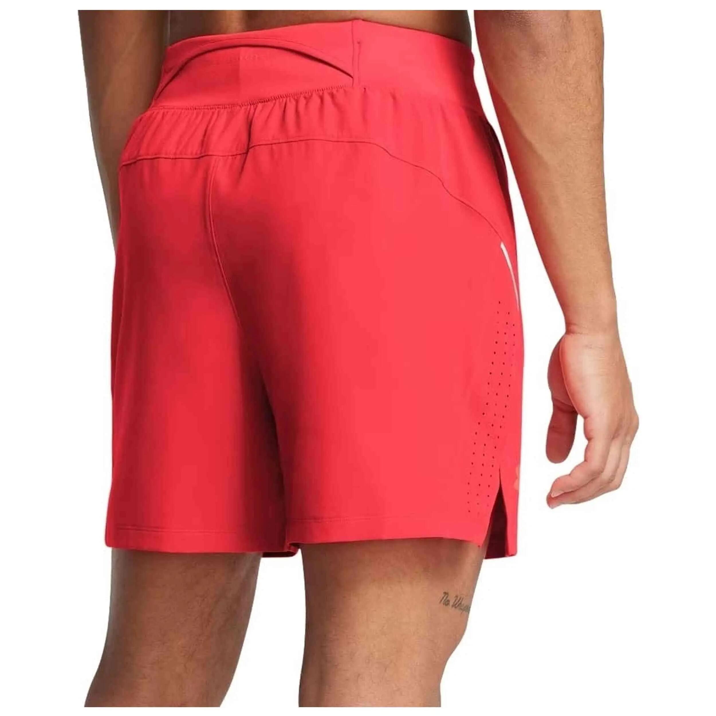 Pantaloncini Under armour modello 1376509-713 per uomini 3/5