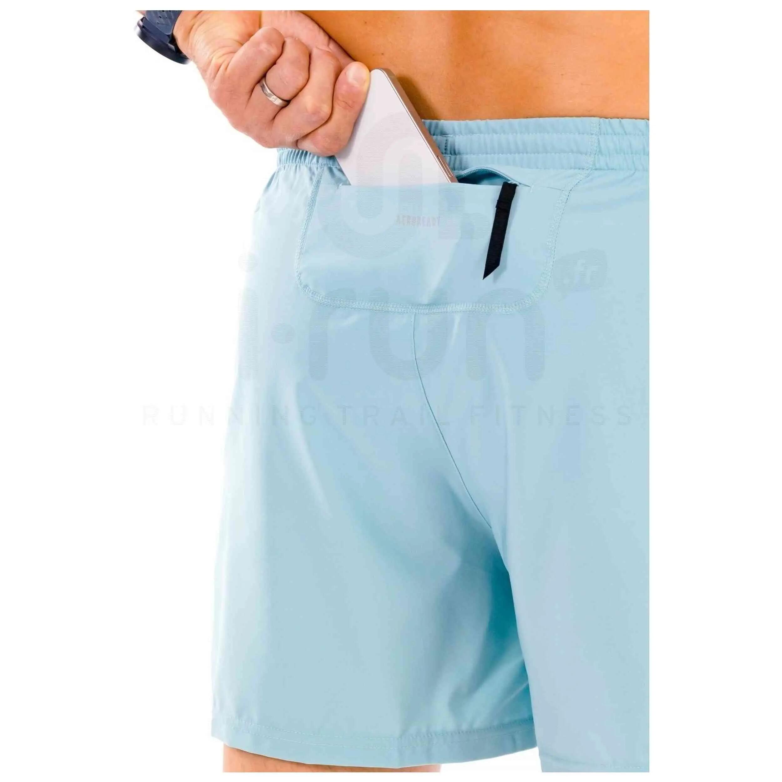 Short Adidas modèle Pantalón corto adidas Own The Run 5 inch azul cla pour homme 3/4