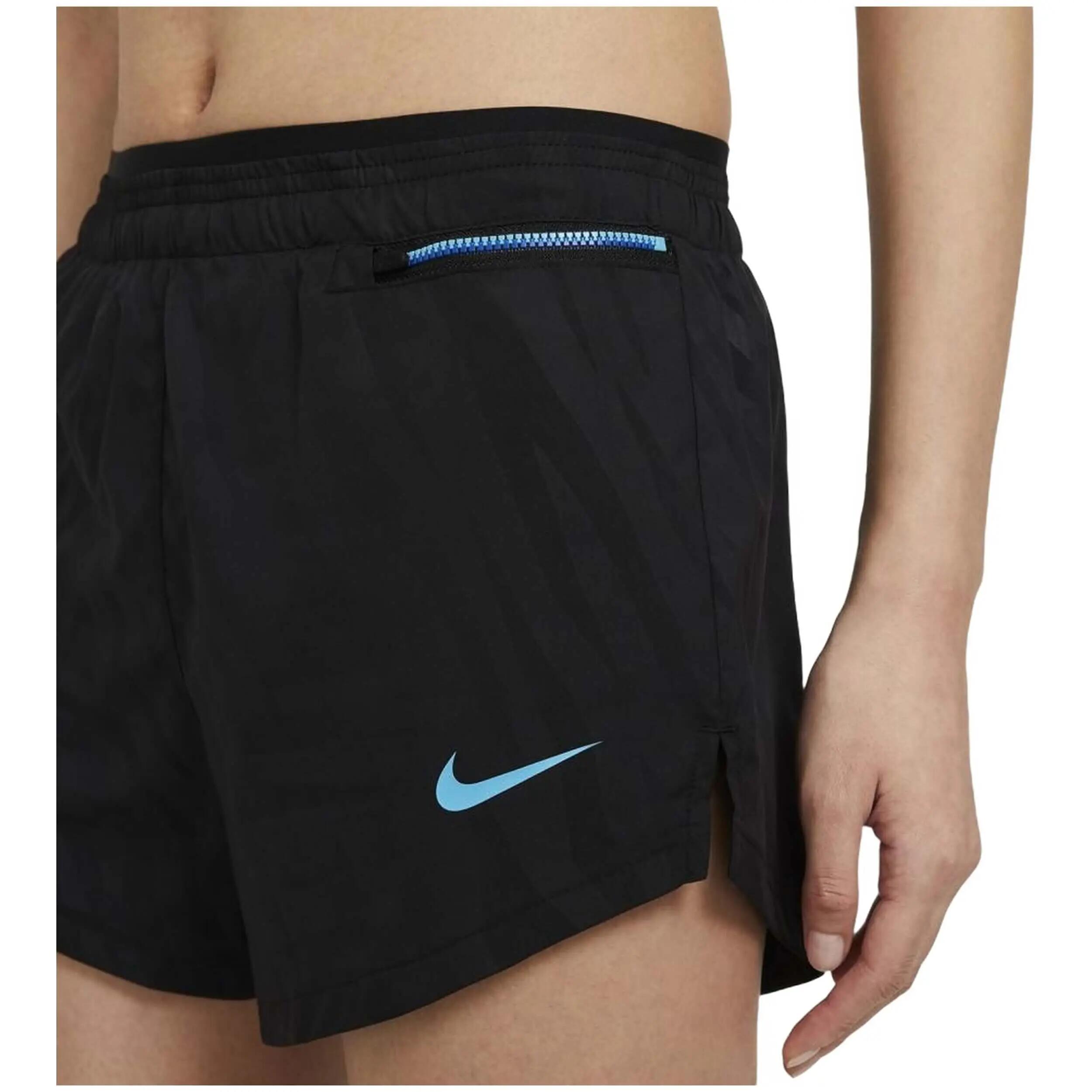 Pantaloncini Nike modello CZ9561-010 per donne 3/5