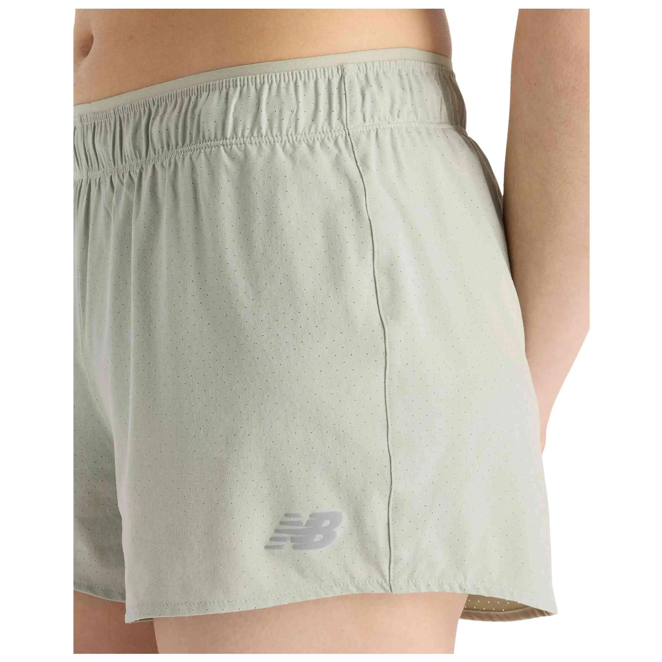 Pantalon corto New balance modelo Pantalón corto New Balance RC Seaml para mujer 4/5