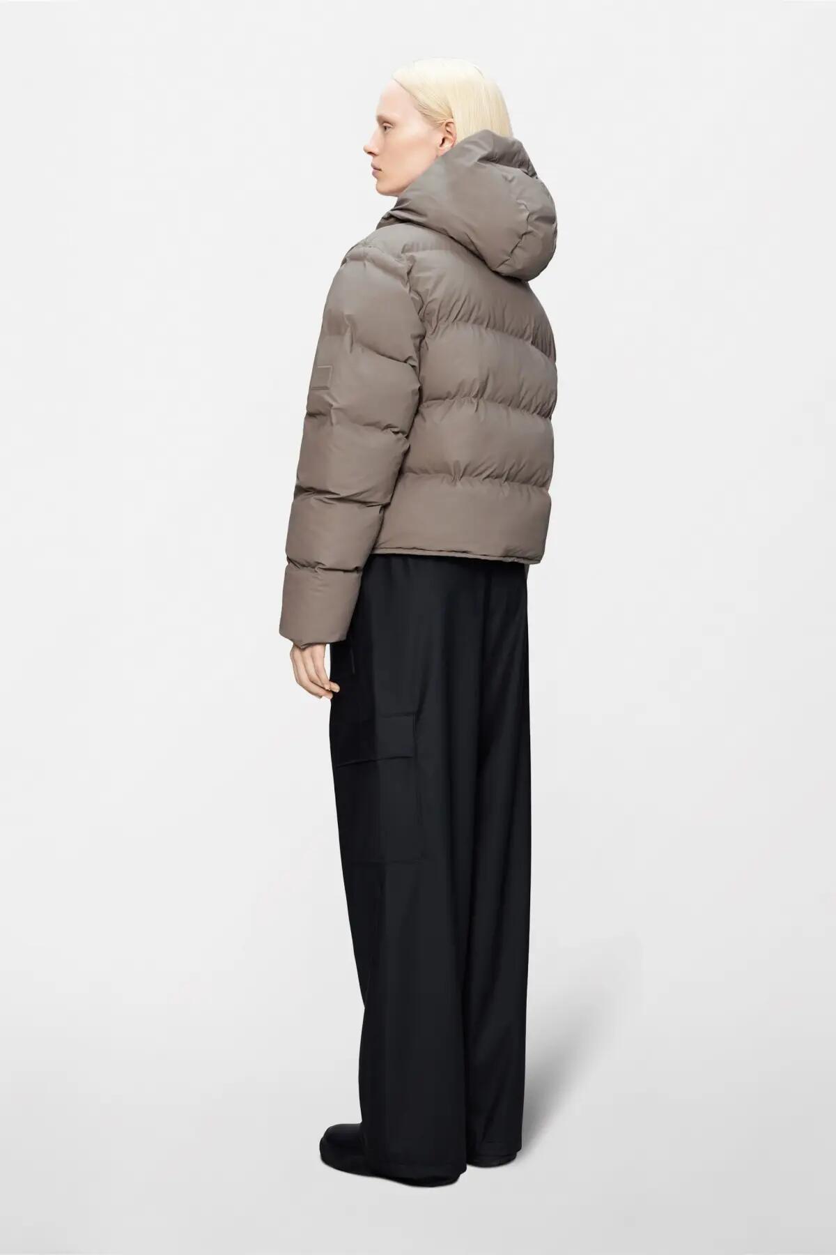 Jaqueta Rains Modelo Alta Short Puffer Jacket W3t Cor Bege 5/5