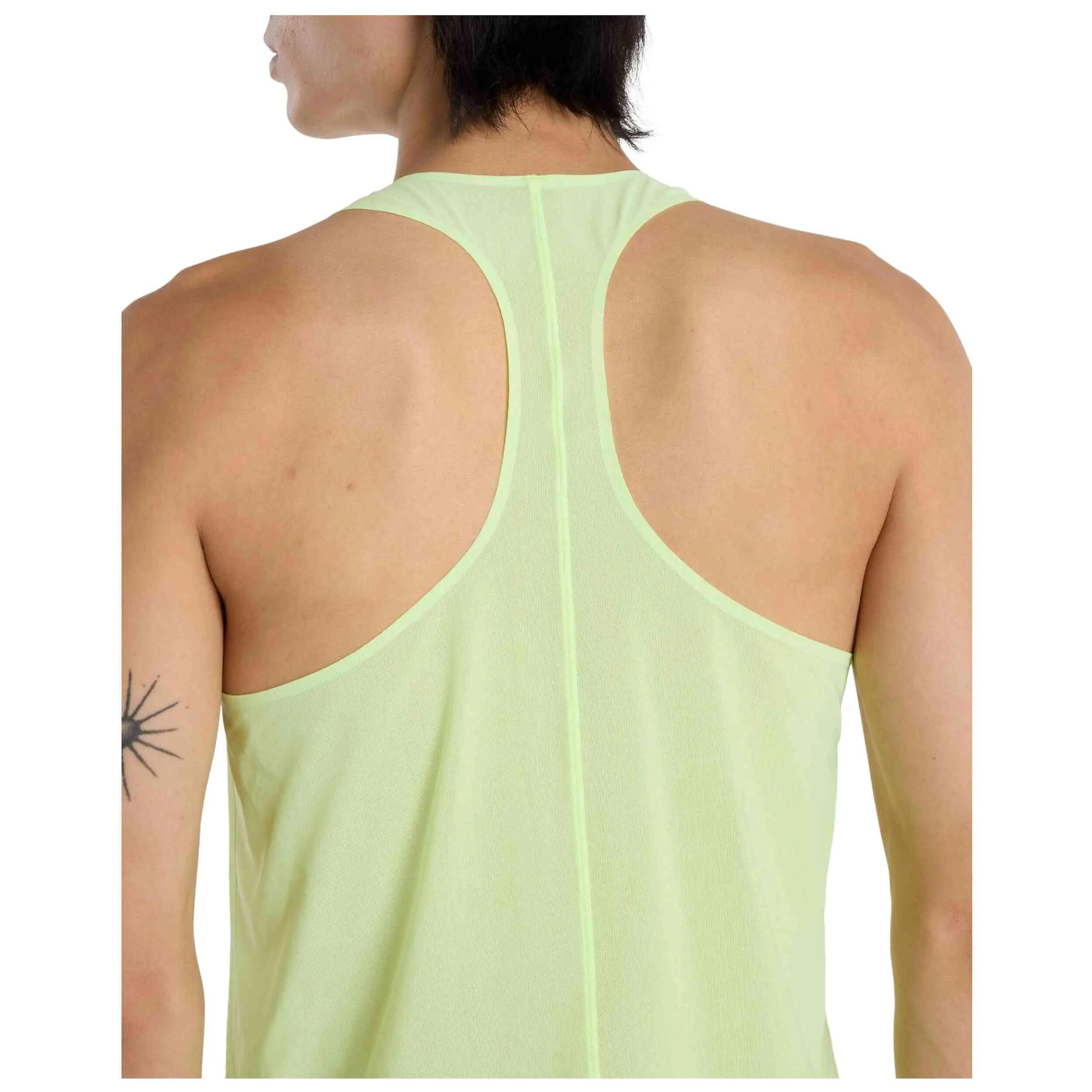 Maglia a maniche corte New balance modello Camiseta New Balance Race D per donne 5/5