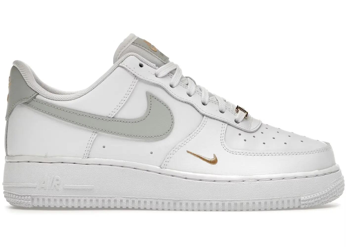 NIKE picture