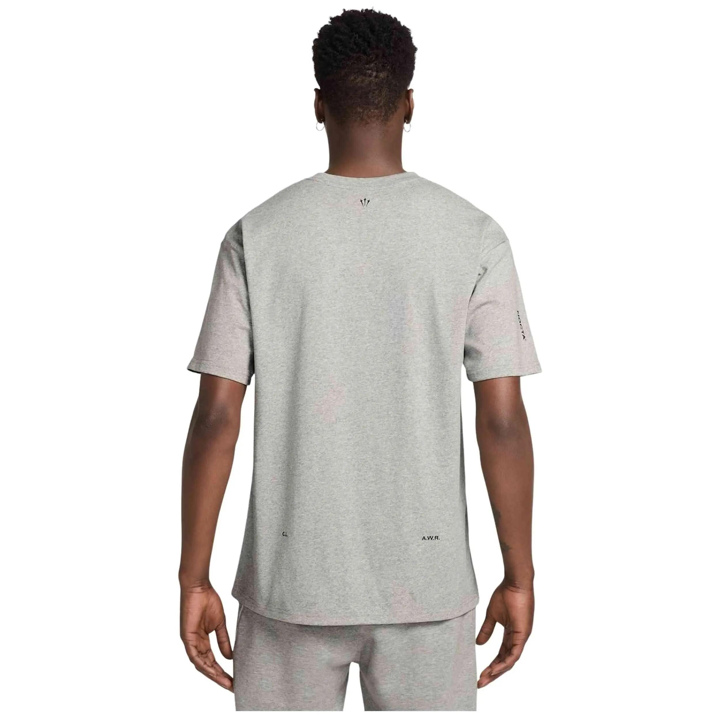 Kurzarmshirt Nike Modell Nike NOCTA Tee "Grey" für männer 4/5