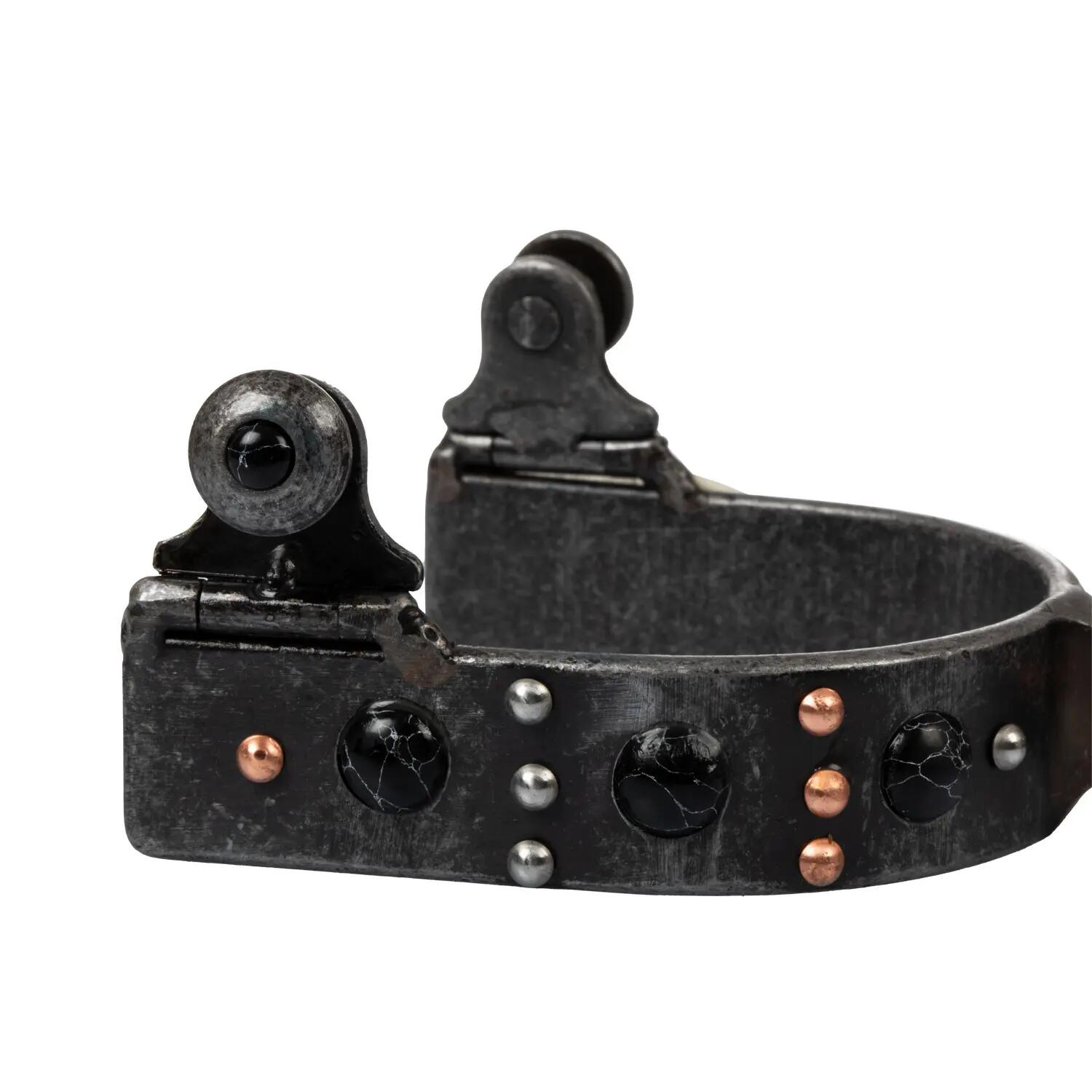 Speroni western in acciaio con perle nere 3/4
