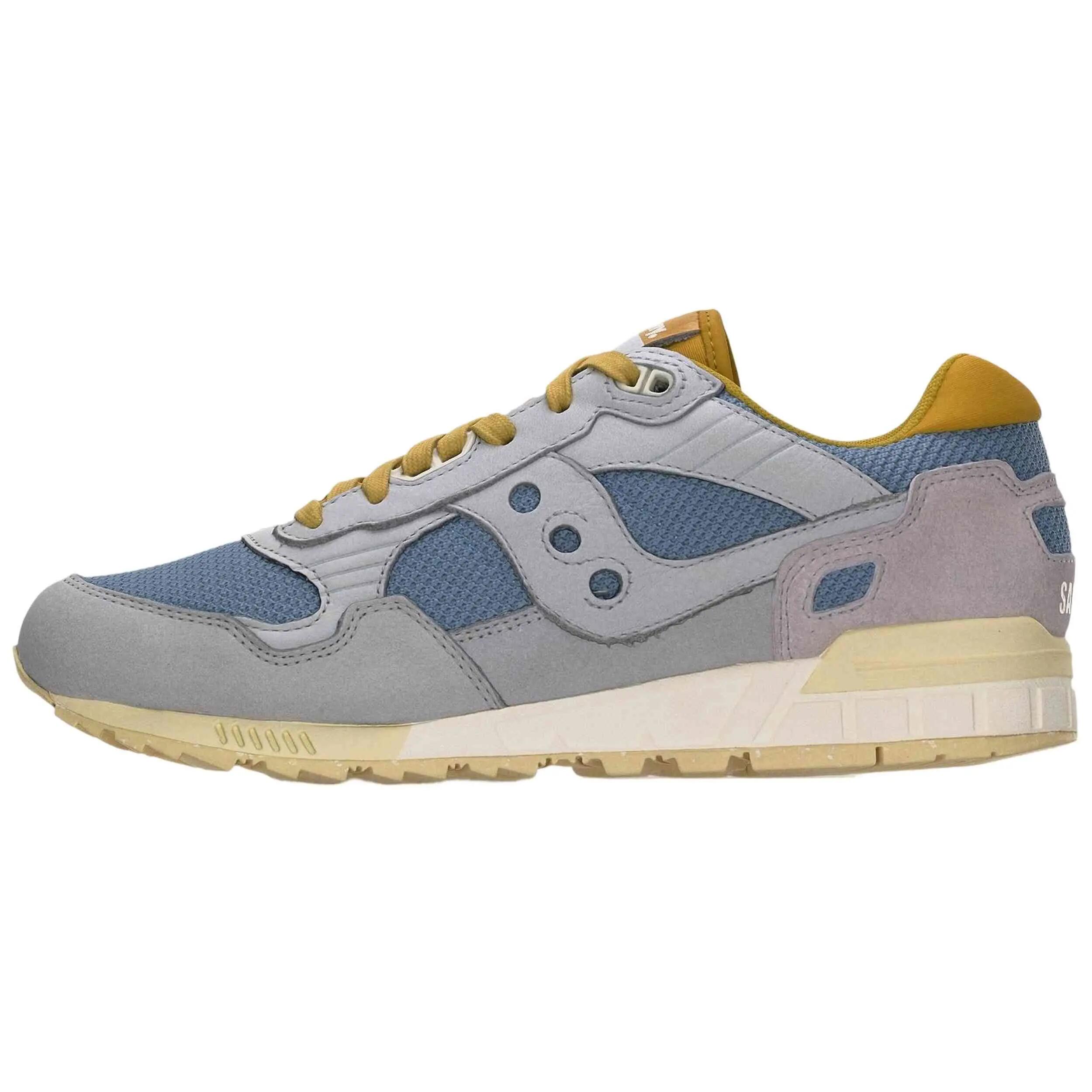 SAUCONY picture