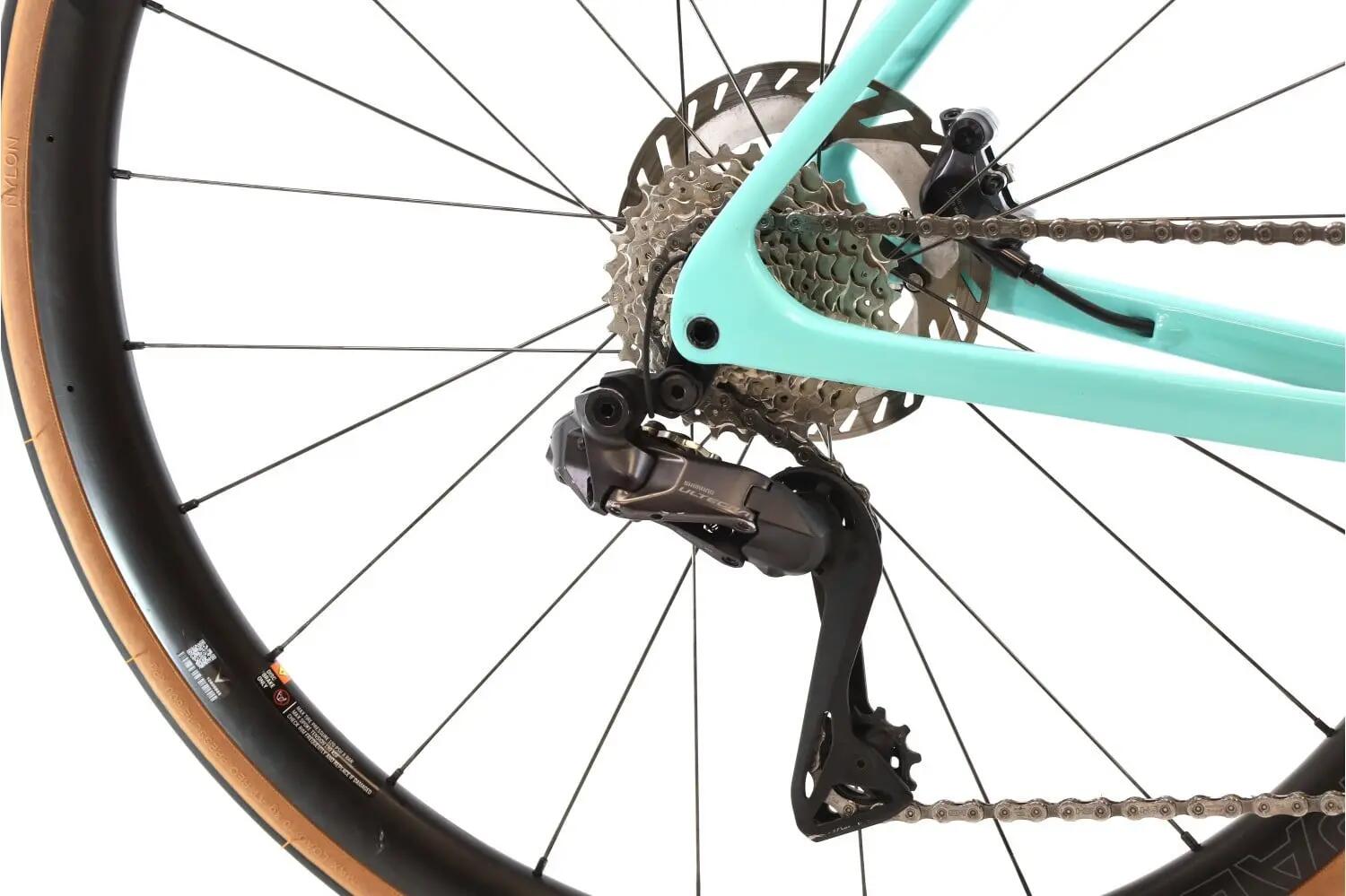 Segunda Vida · Bici estrada ·  Specialissima Comp Di2 12V · Muito bom estado 3/8