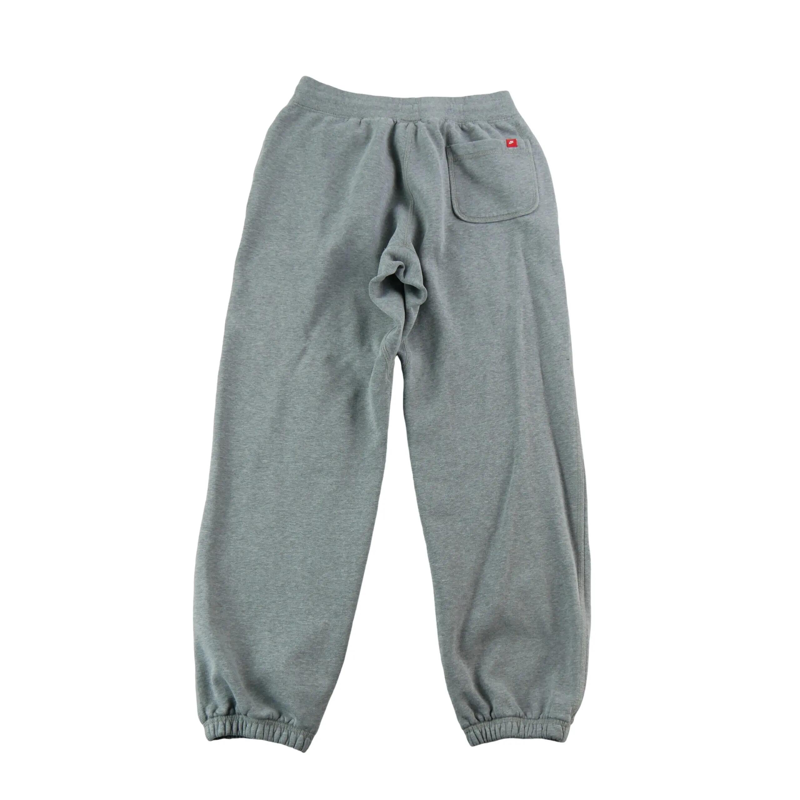 Second hand - Joggings Uomo Nike Futura Ricamato - Stato molto buono 2/7