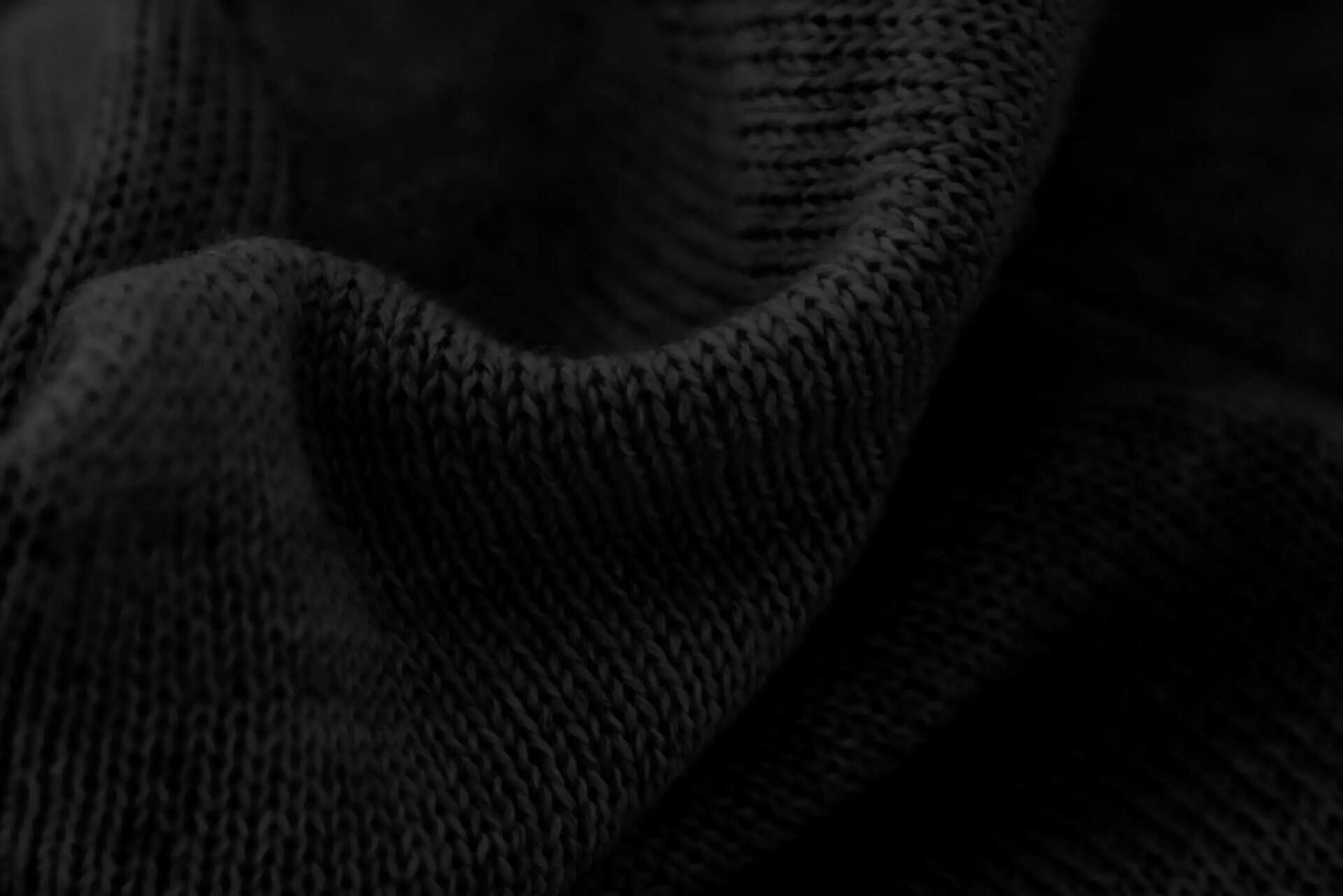 Seeker – Black 4/4