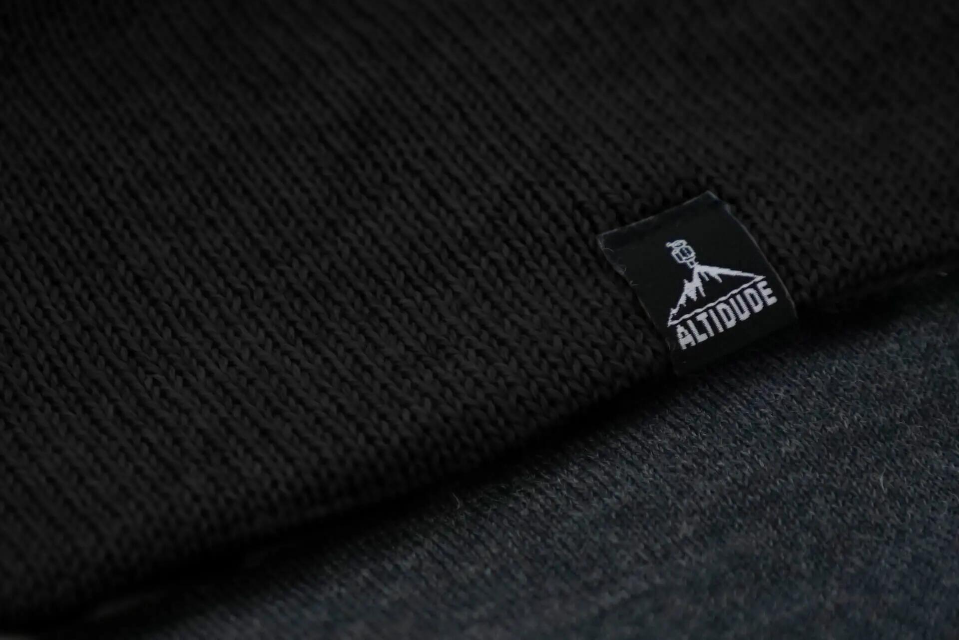 Seeker – Black 3/4