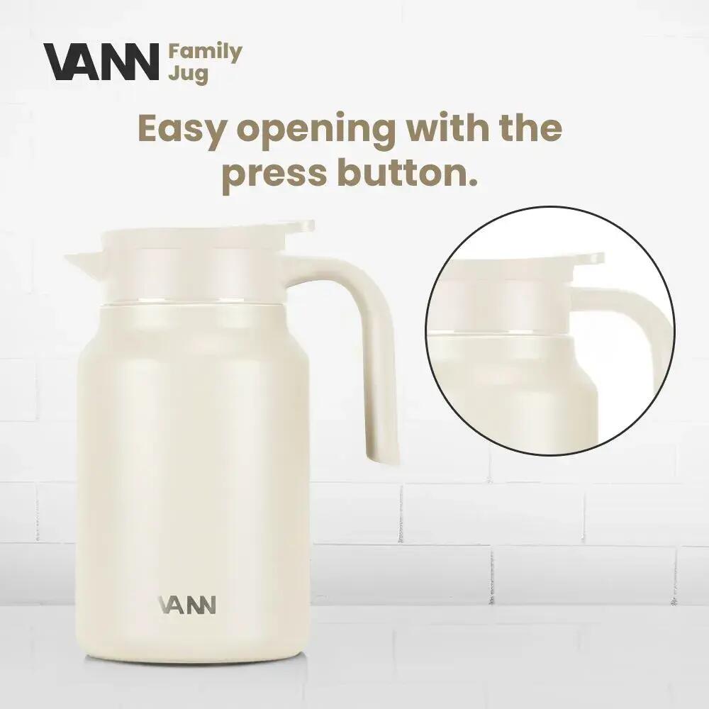 Thermoskan - Family Jug 1,5 L - RVS schenkkan met drukknop - Off-white 6/8