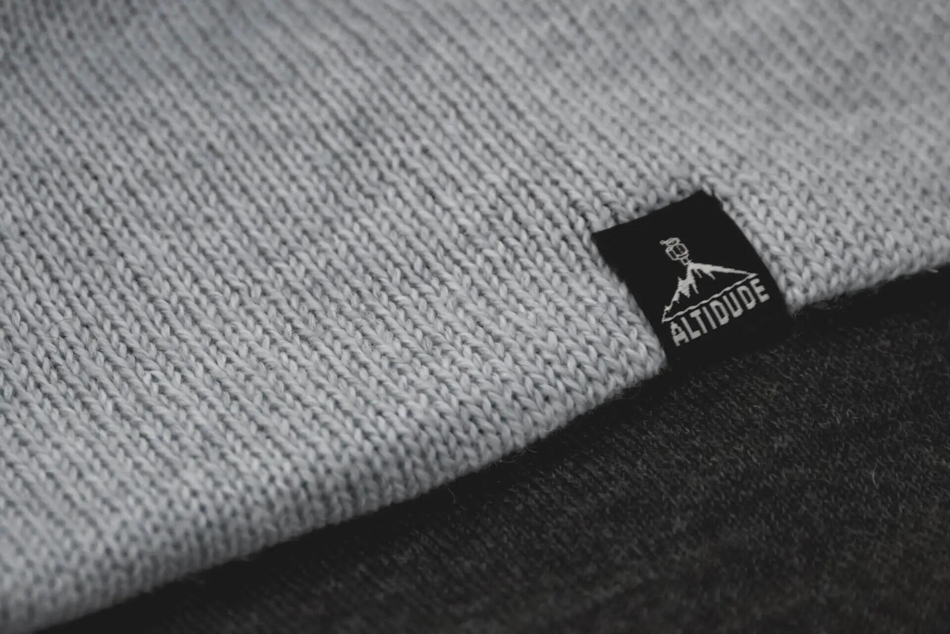 Seeker – Light Grey 3/4
