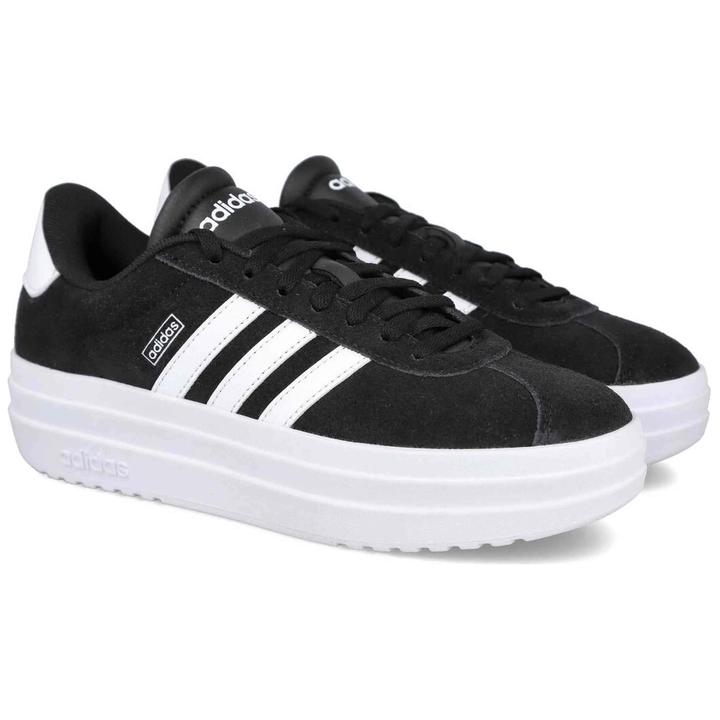 Baskets Adidas modèle 070-594084 pour unisexe 3/4