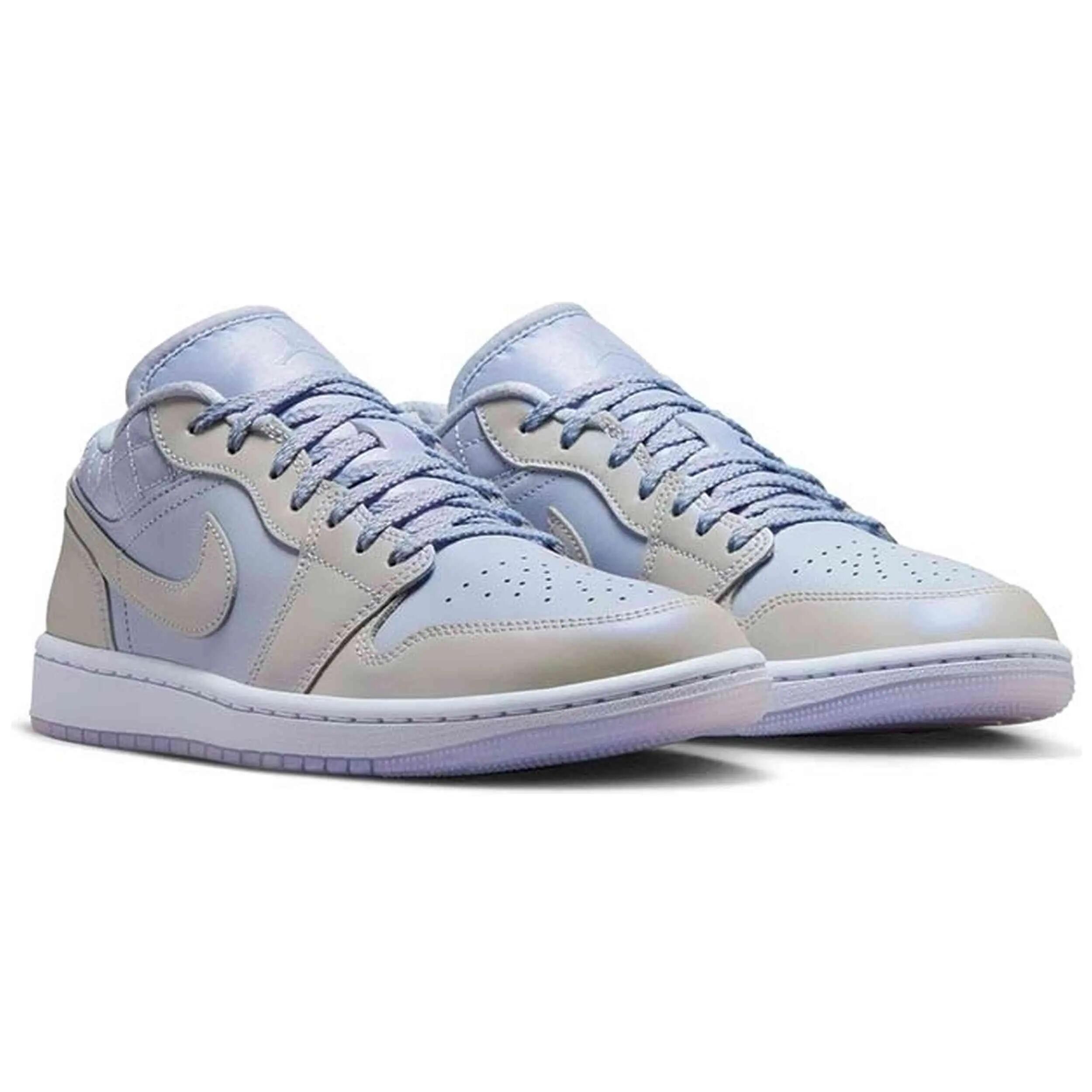 Baskets Jordan modèle Air Jordan 1 Low SE W "Pearlized" pour femmes 3/5